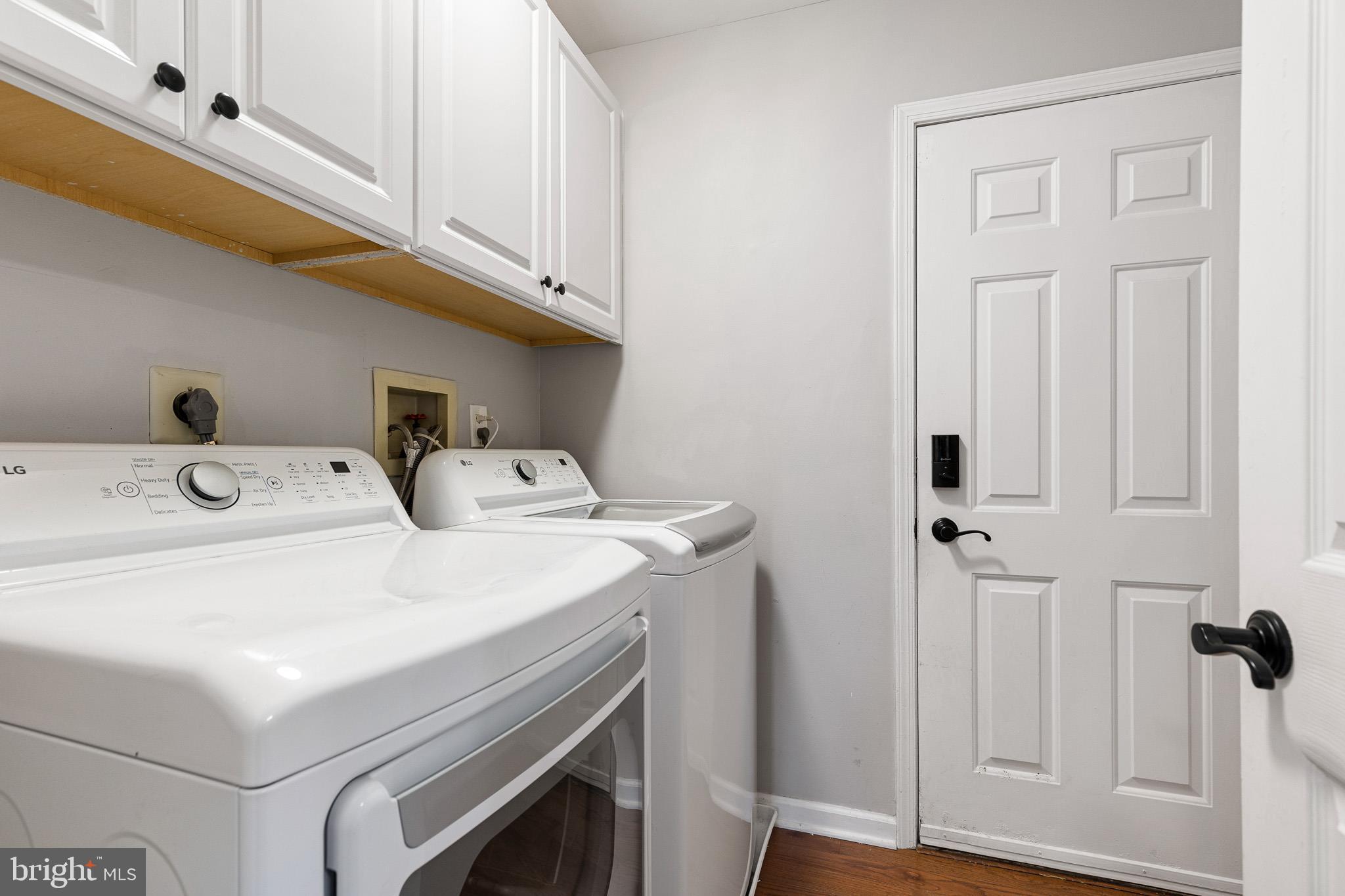 TWIN HILLS - Residential