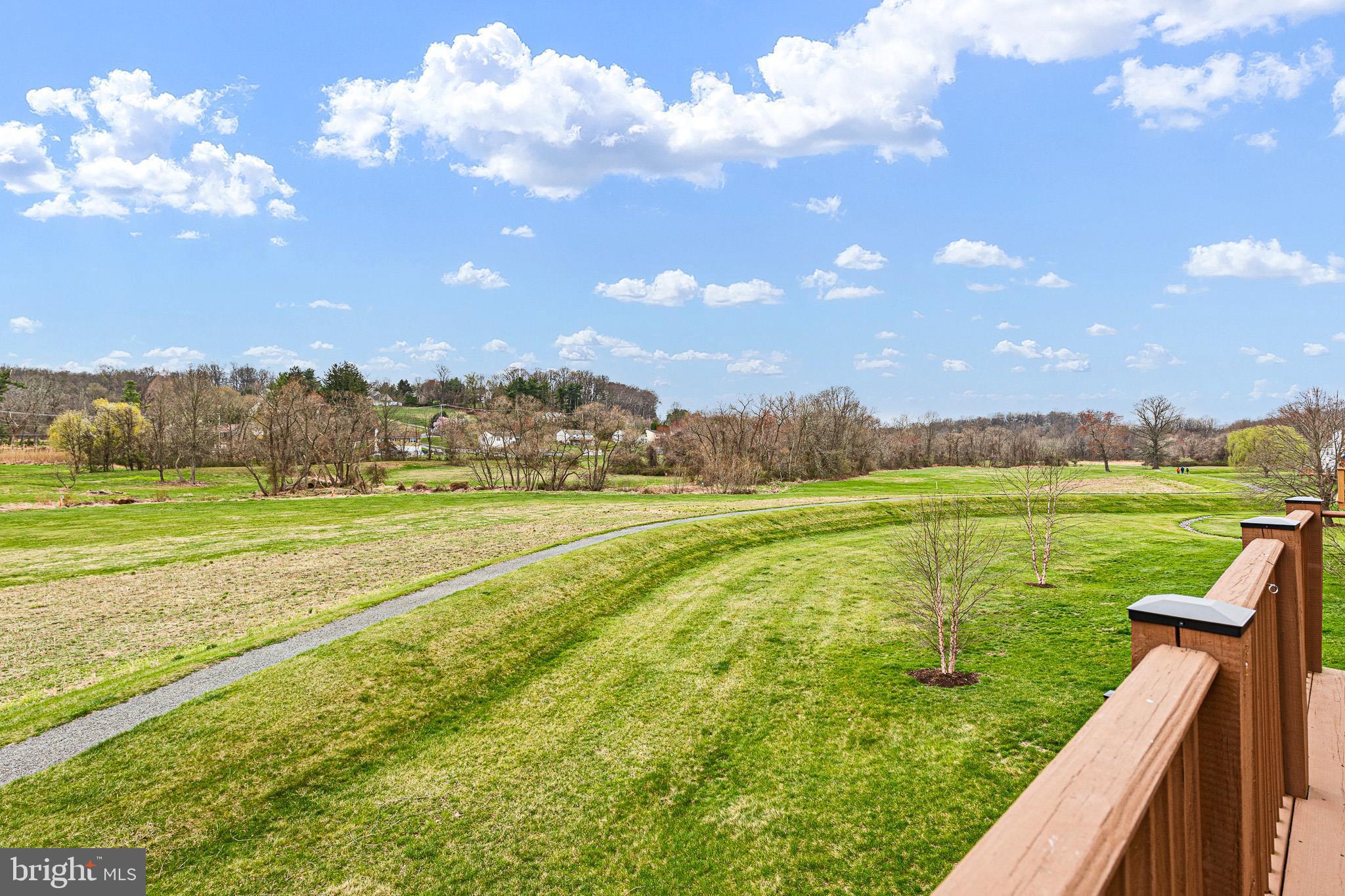 TWIN HILLS - Residential