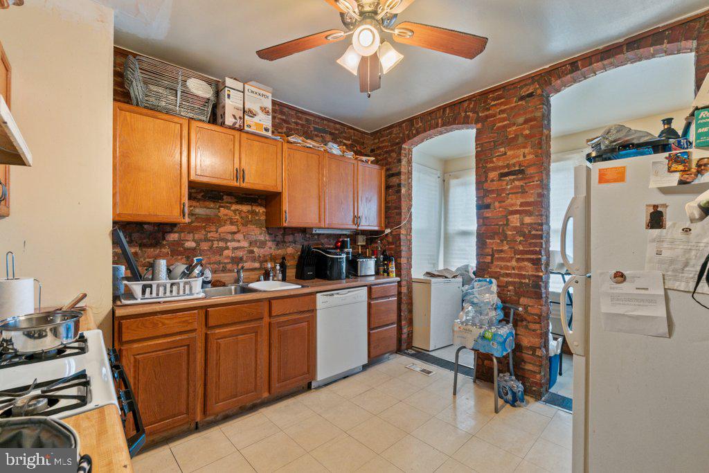 CHARLES VILLAGE - Residential