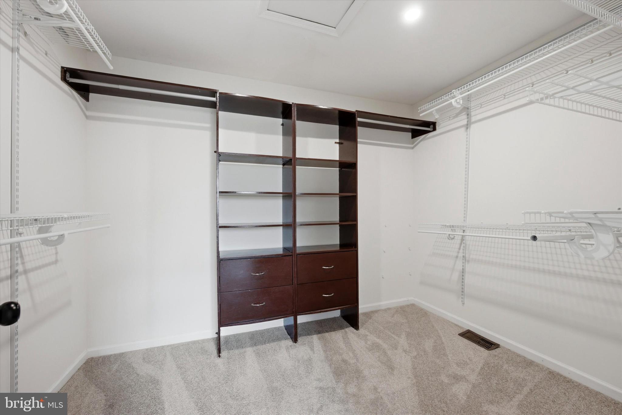 MEADOW VIEW ESTS - Residential