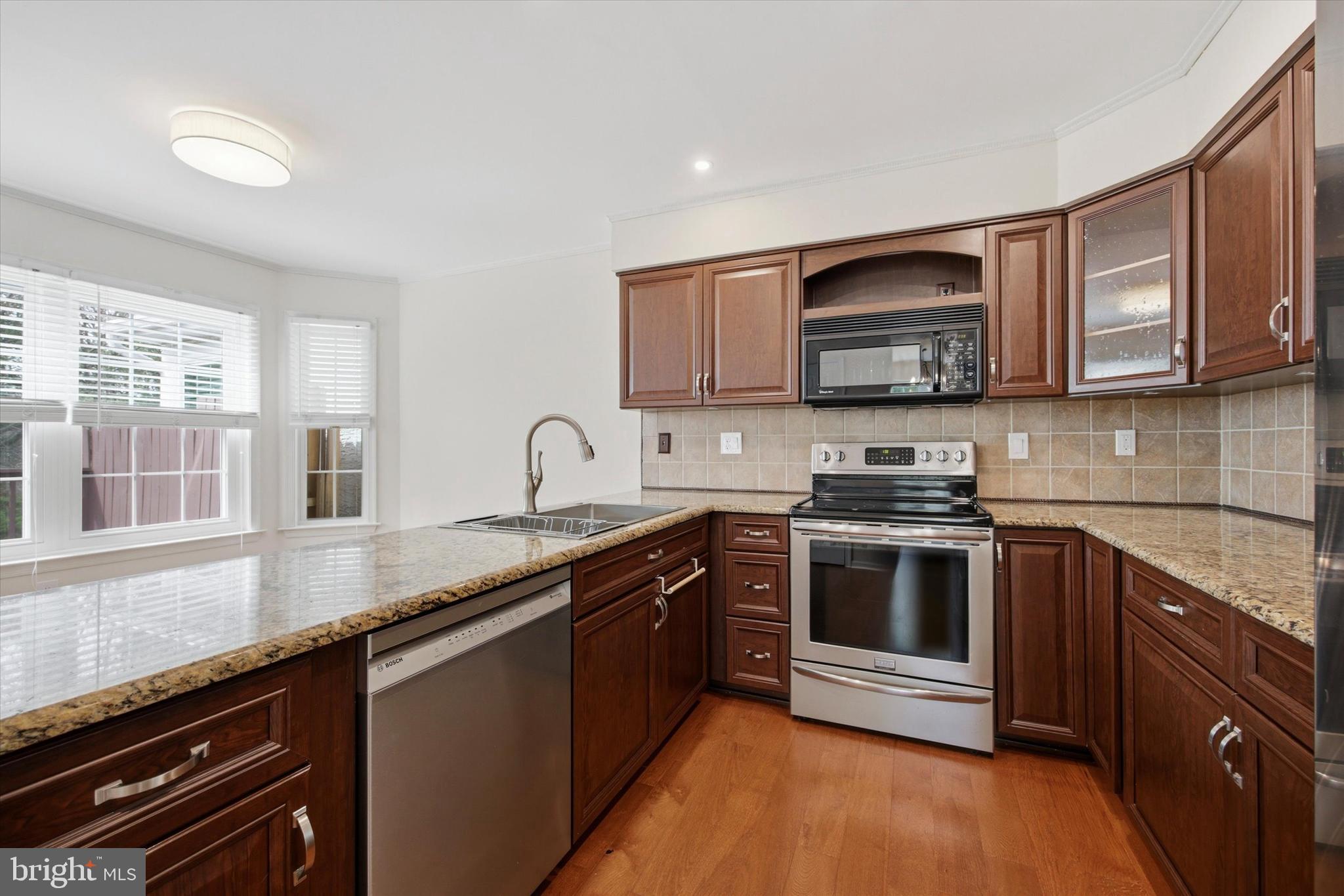 MEADOW VIEW ESTS - Residential