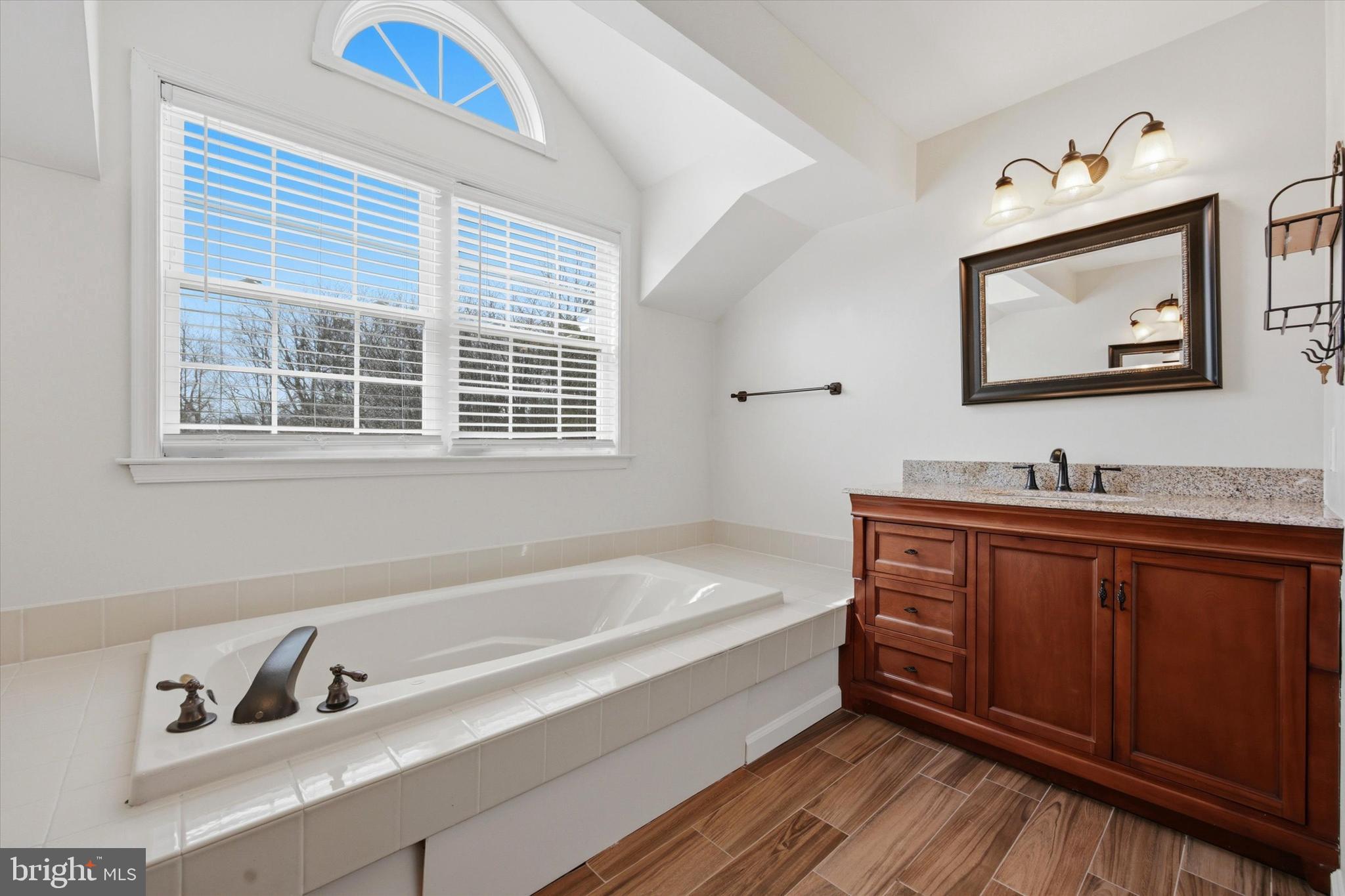 MEADOW VIEW ESTS - Residential