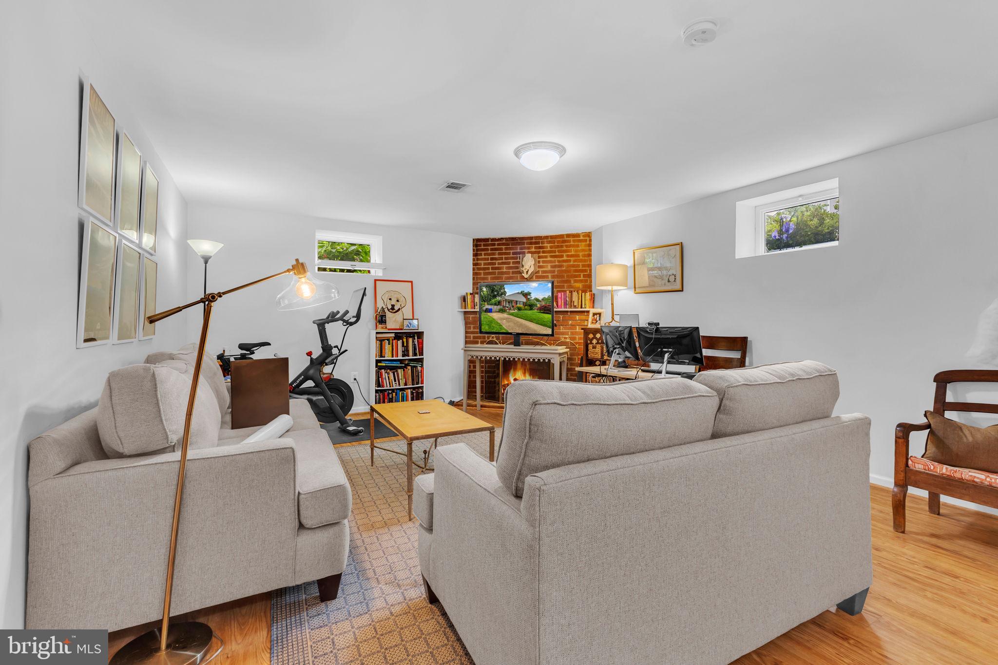 ARLINGTON HEIGHTS - Residential Lease