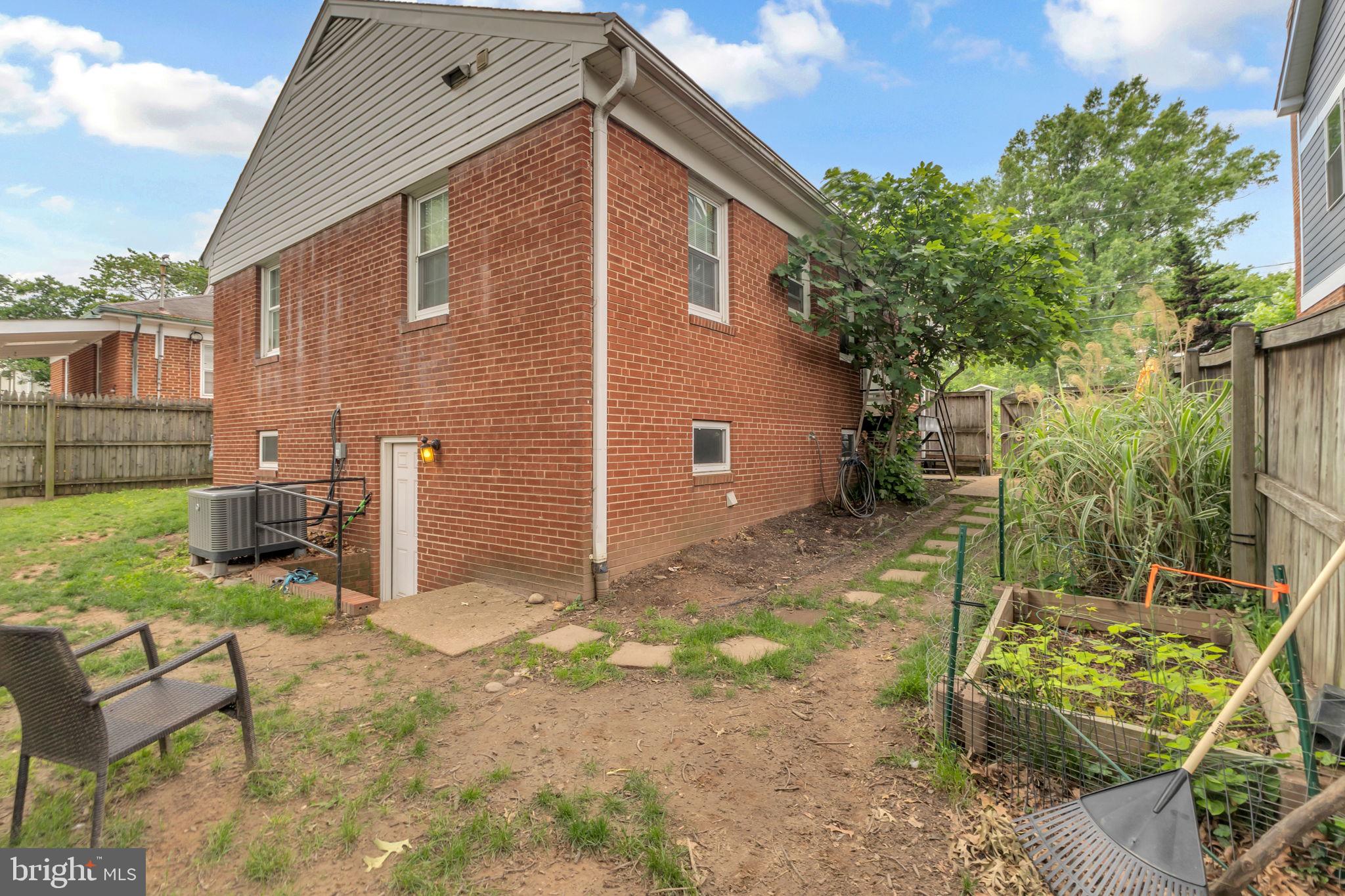 ARLINGTON HEIGHTS - Residential Lease