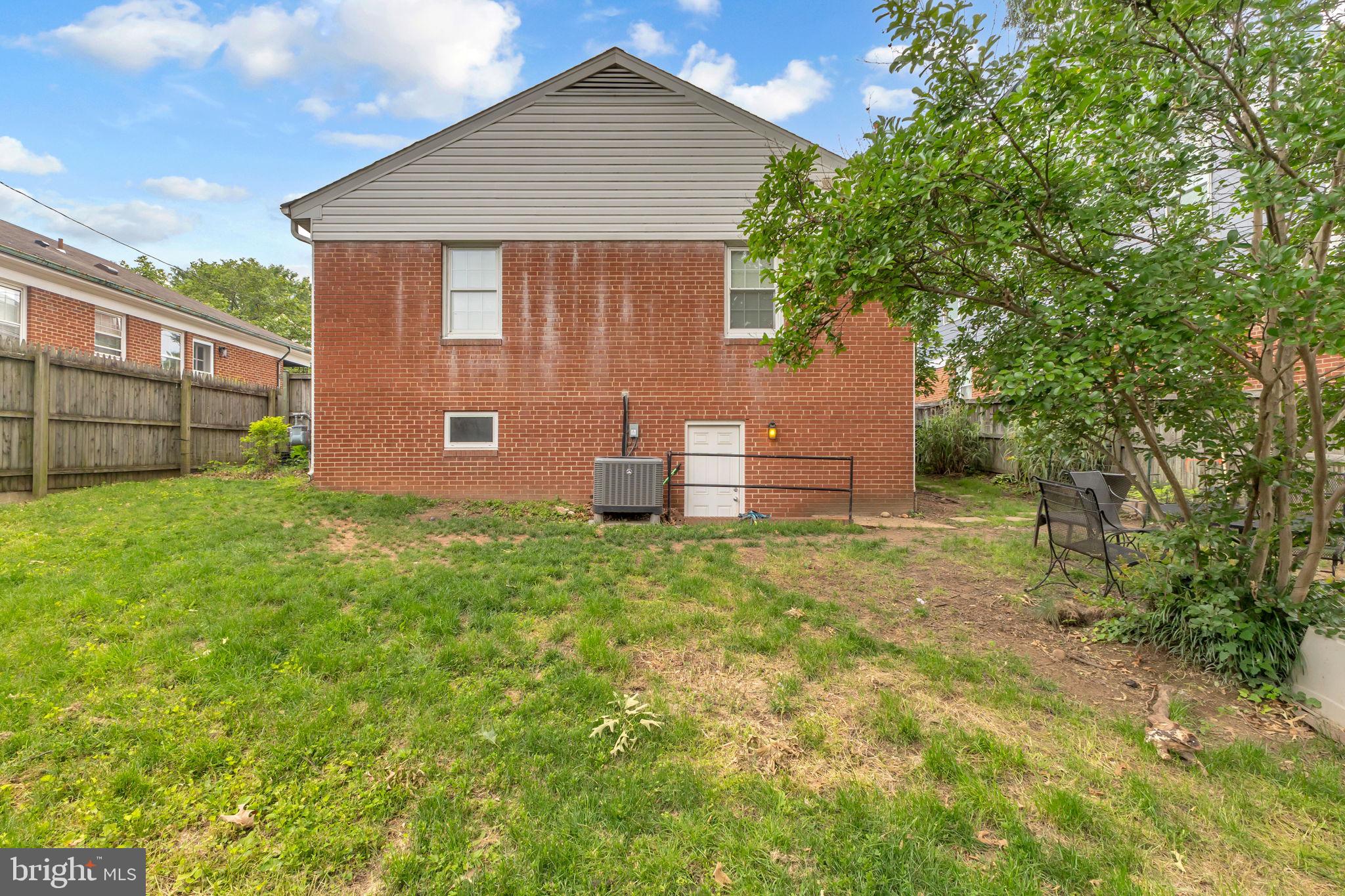 ARLINGTON HEIGHTS - Residential Lease