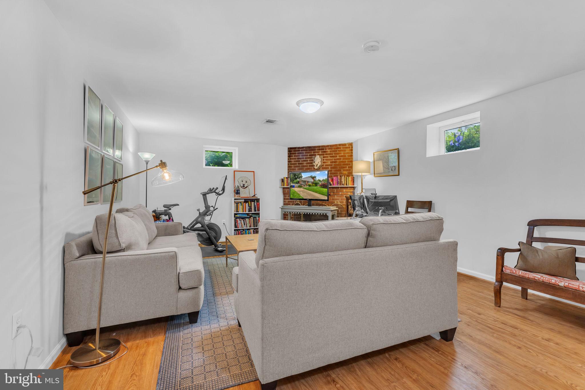 ARLINGTON HEIGHTS - Residential Lease