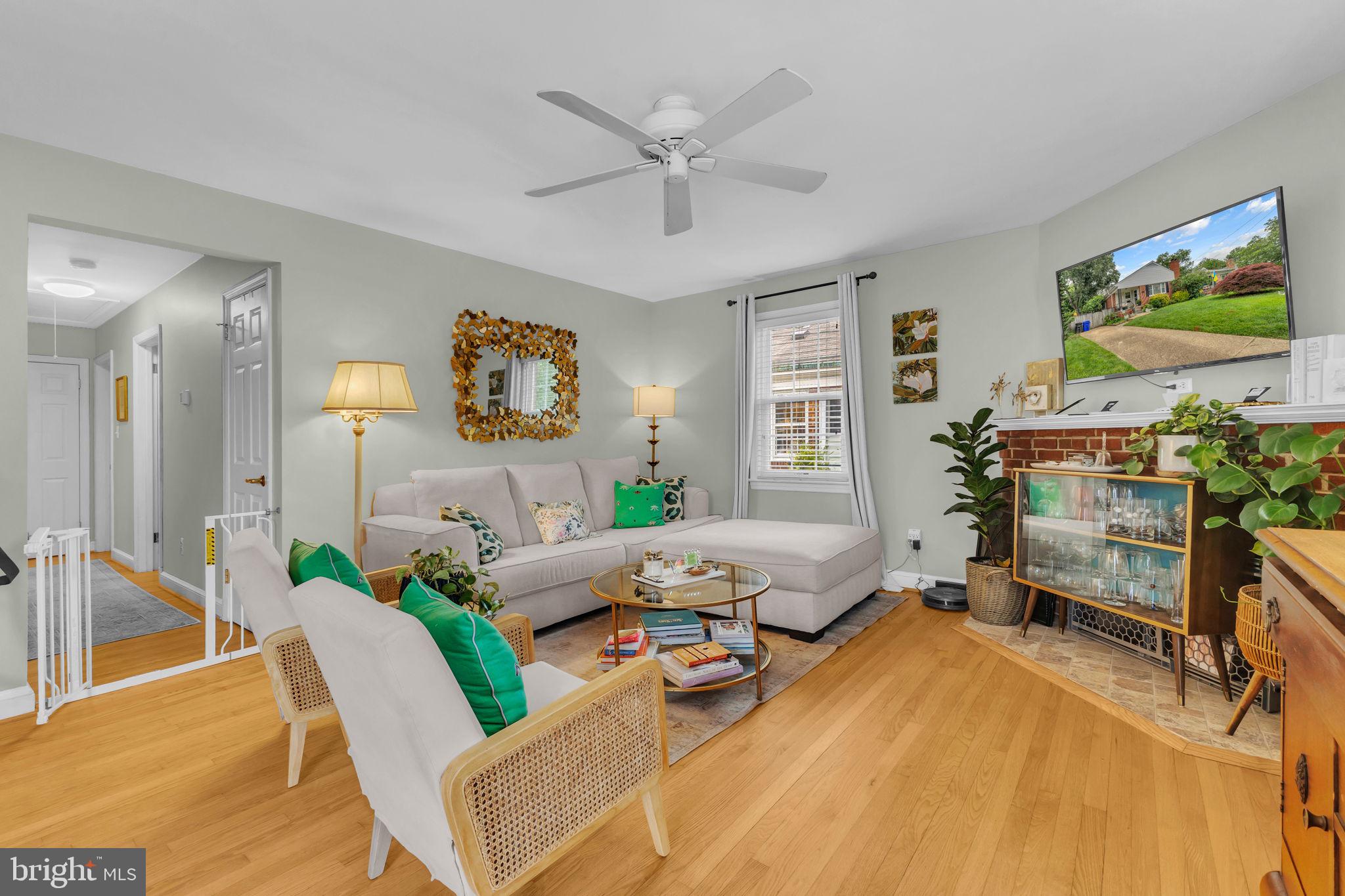 ARLINGTON HEIGHTS - Residential Lease