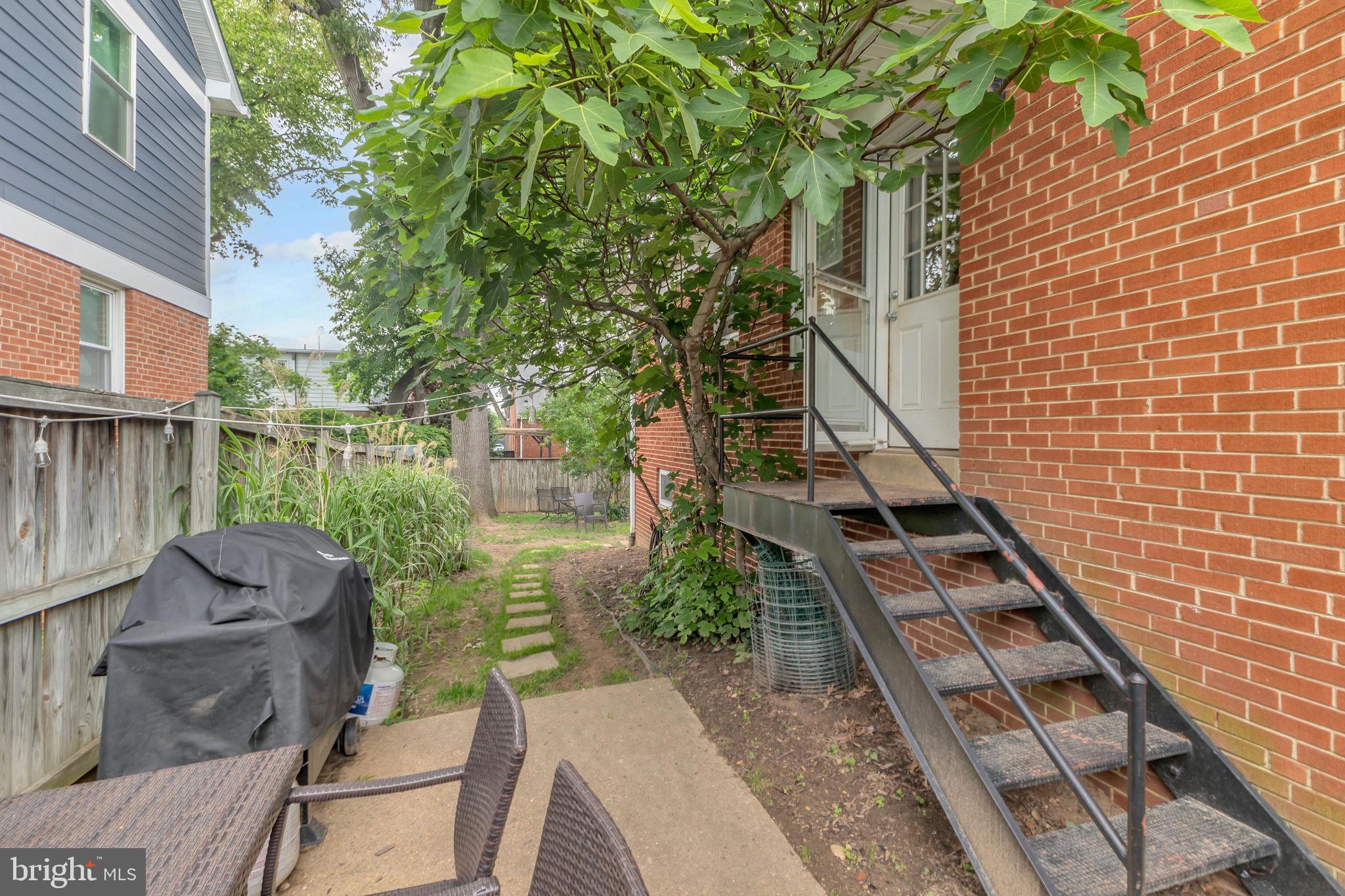 ARLINGTON HEIGHTS - Residential Lease