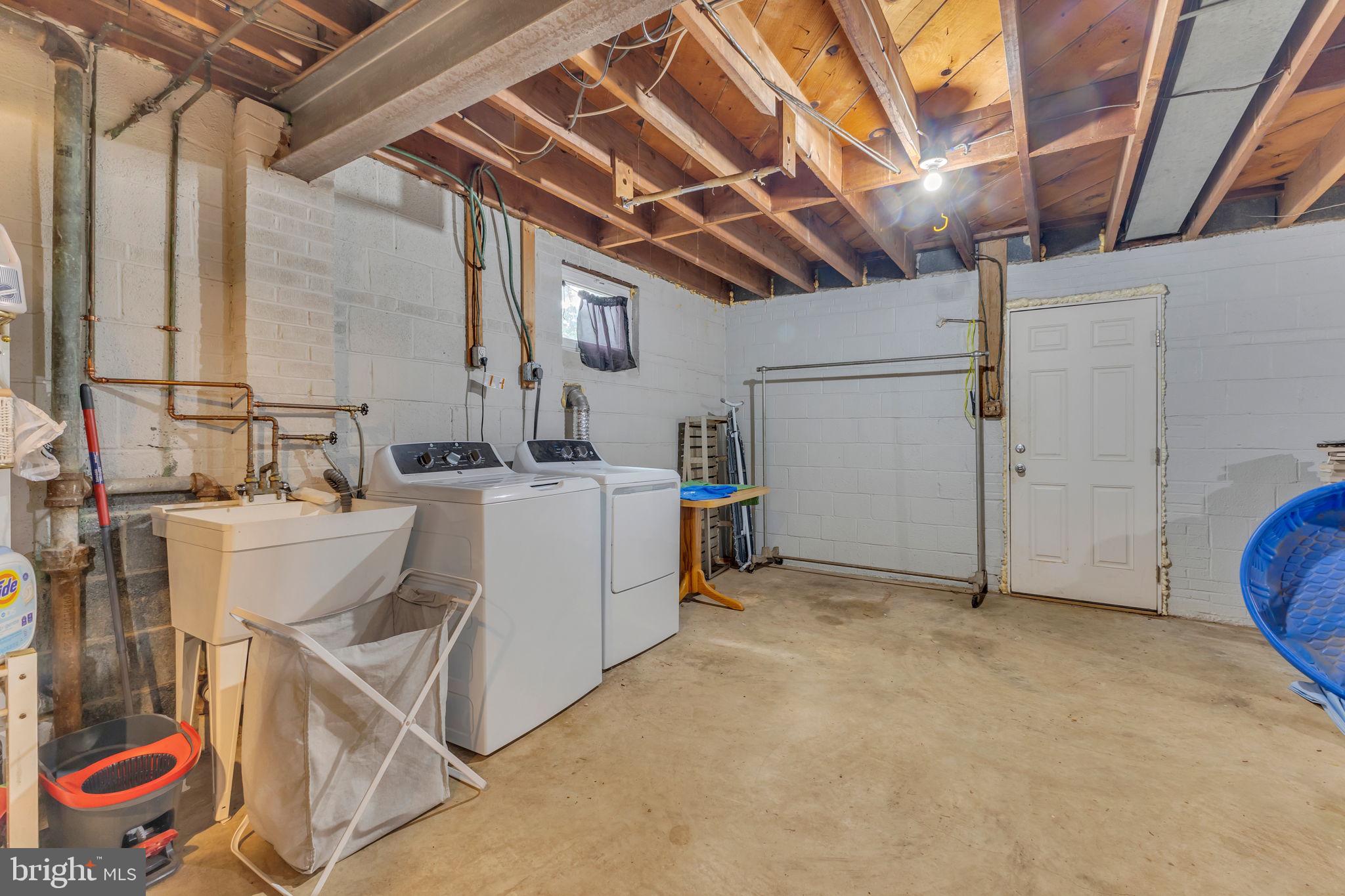 ARLINGTON HEIGHTS - Residential Lease