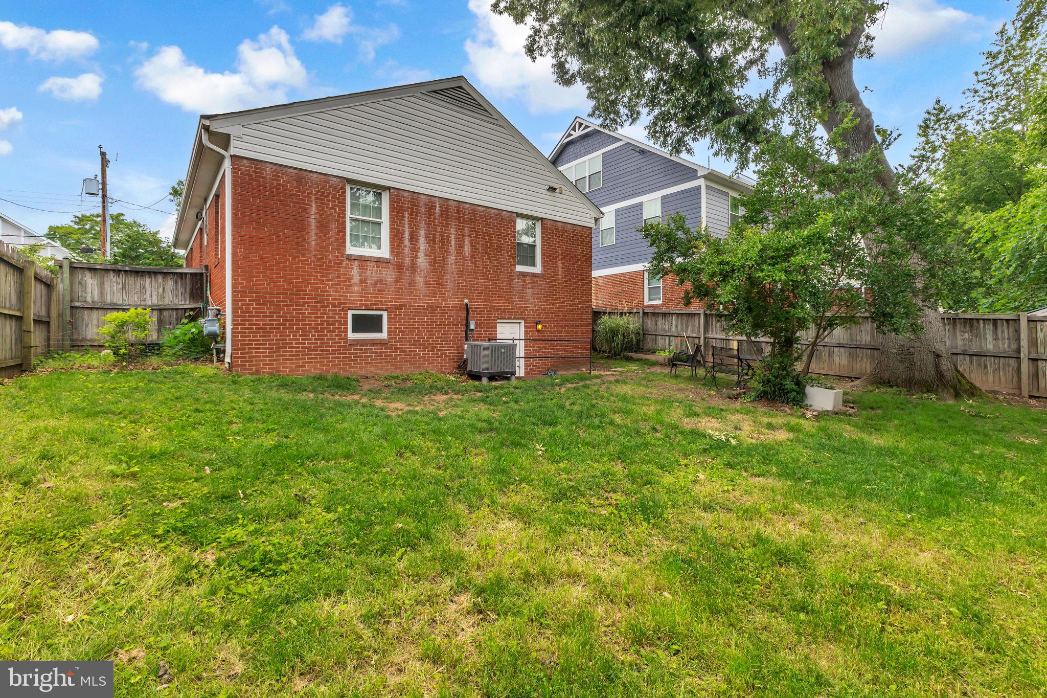 ARLINGTON HEIGHTS - Residential Lease