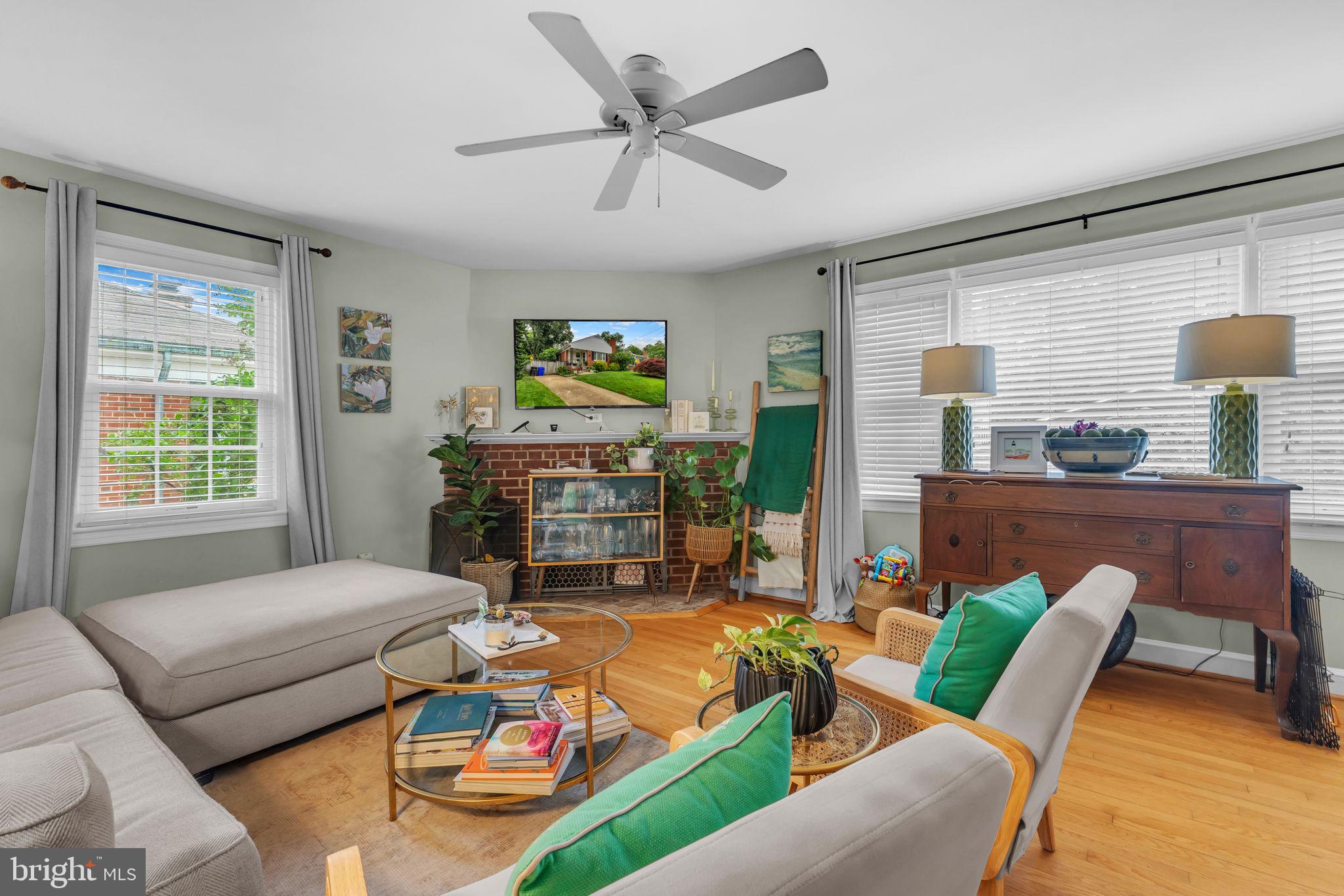 ARLINGTON HEIGHTS - Residential Lease