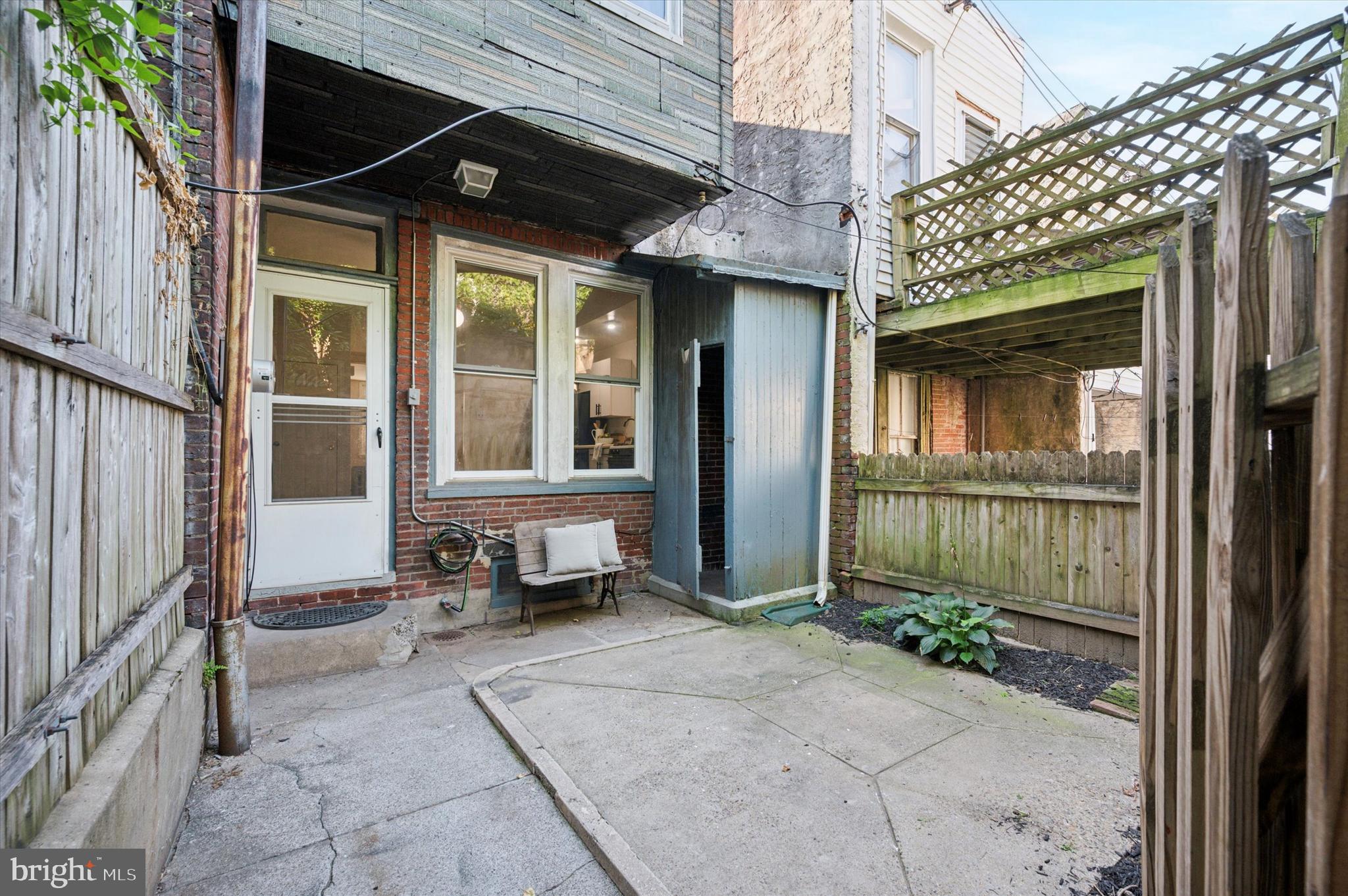 EAST FALLS - Residential