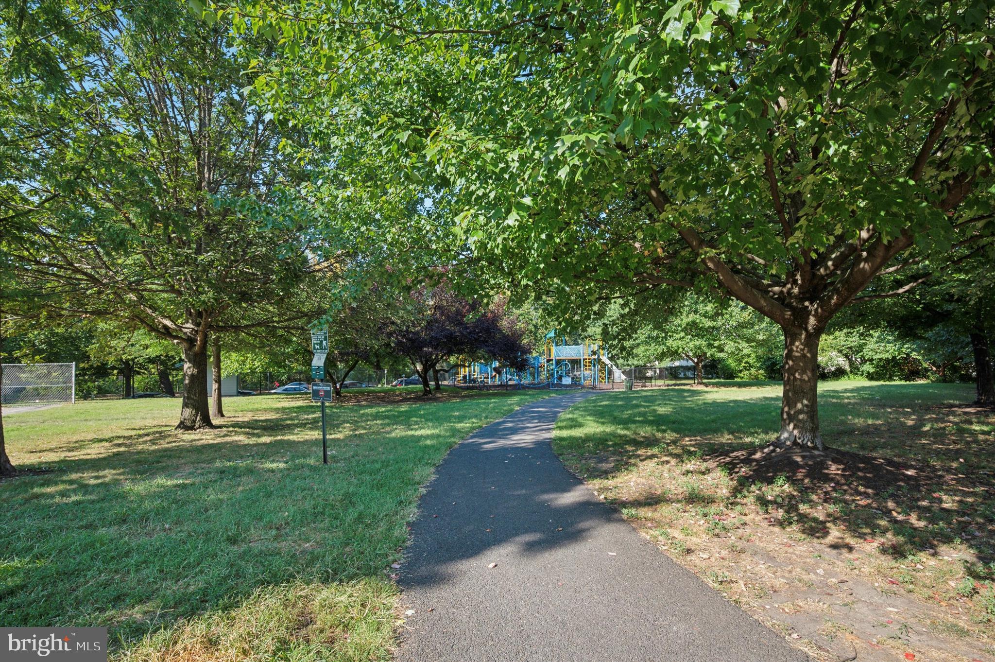 EAST FALLS - Residential