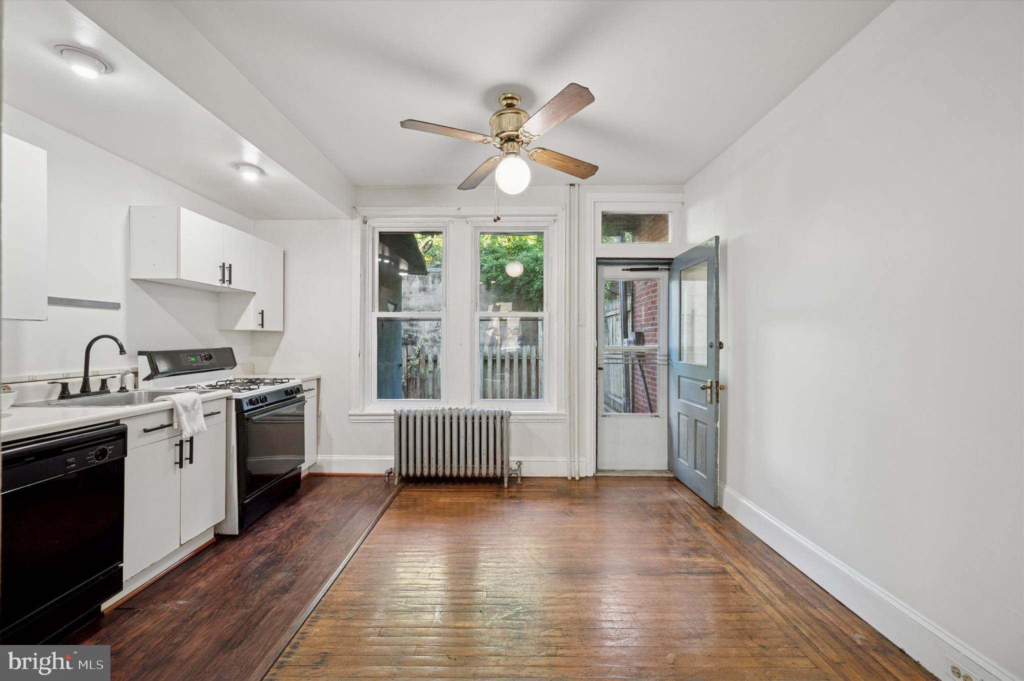 EAST FALLS - Residential