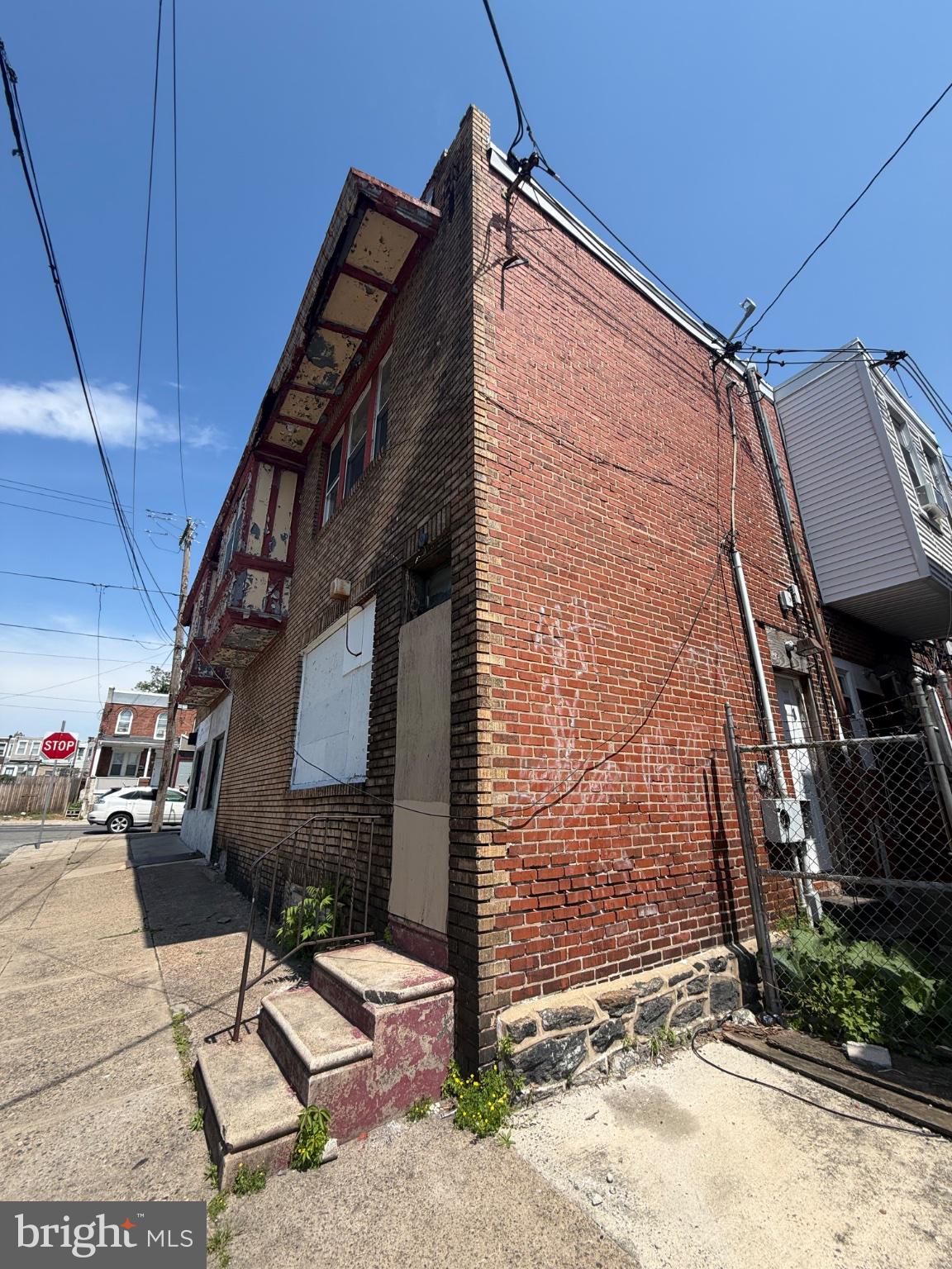 5318 W GIRARD AVENUE