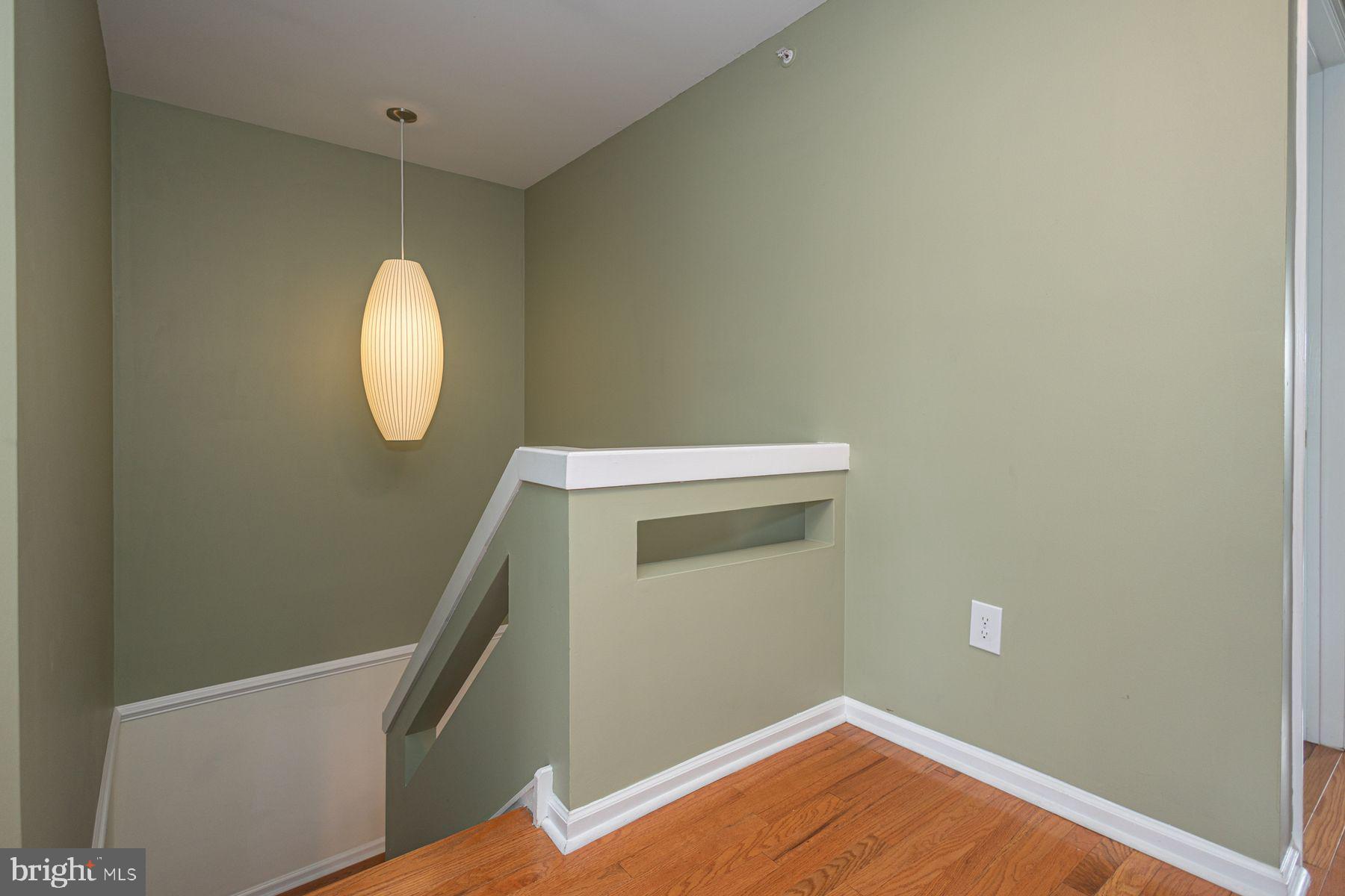 WILSHIRE HUNT - Residential