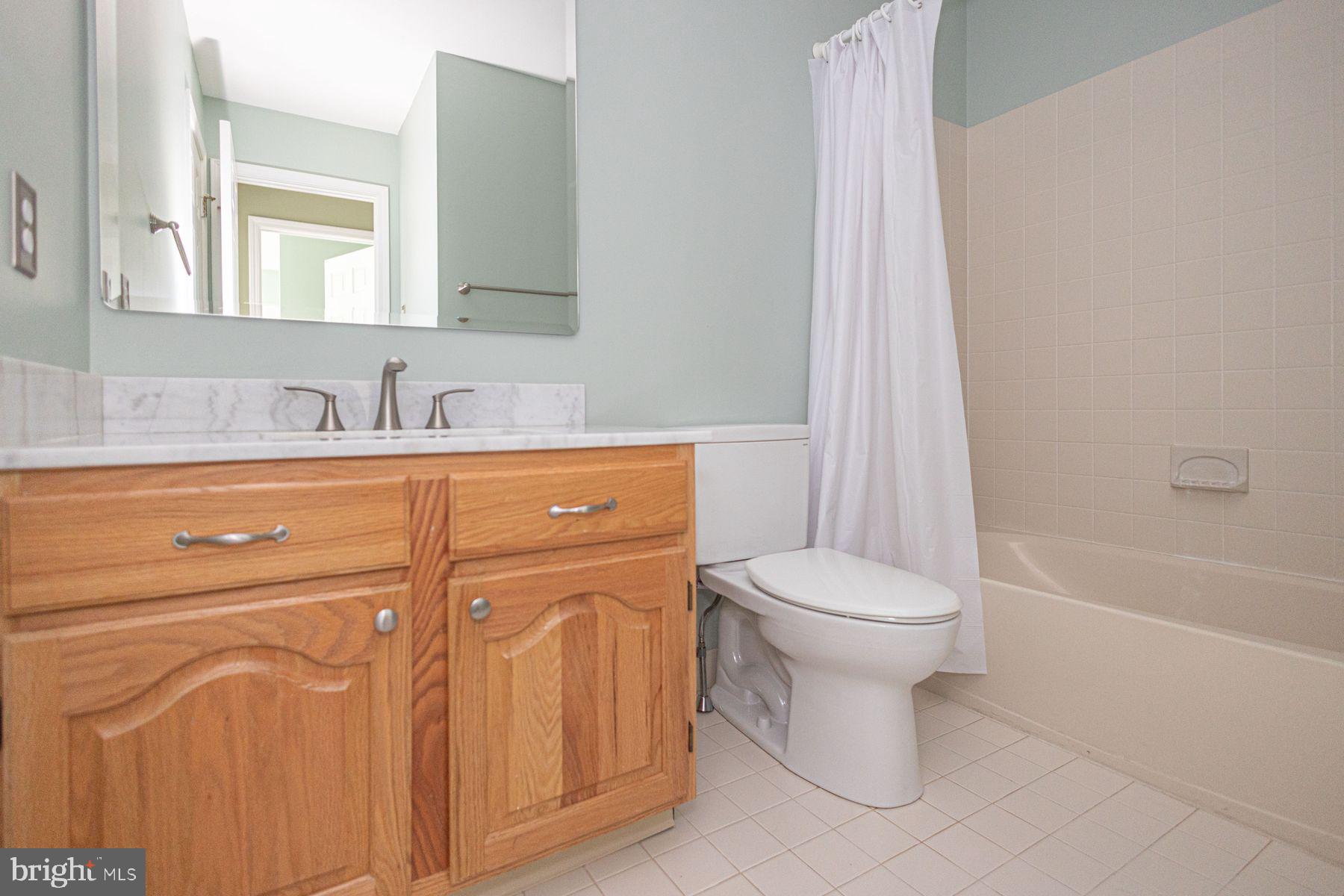 WILSHIRE HUNT - Residential