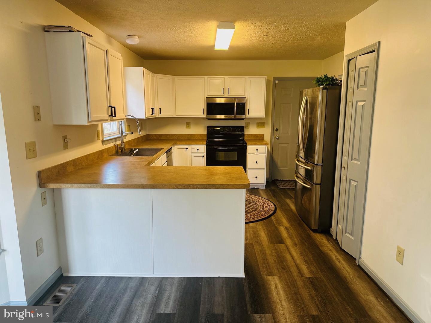 HUNTINGTON MEADOWS - Residential