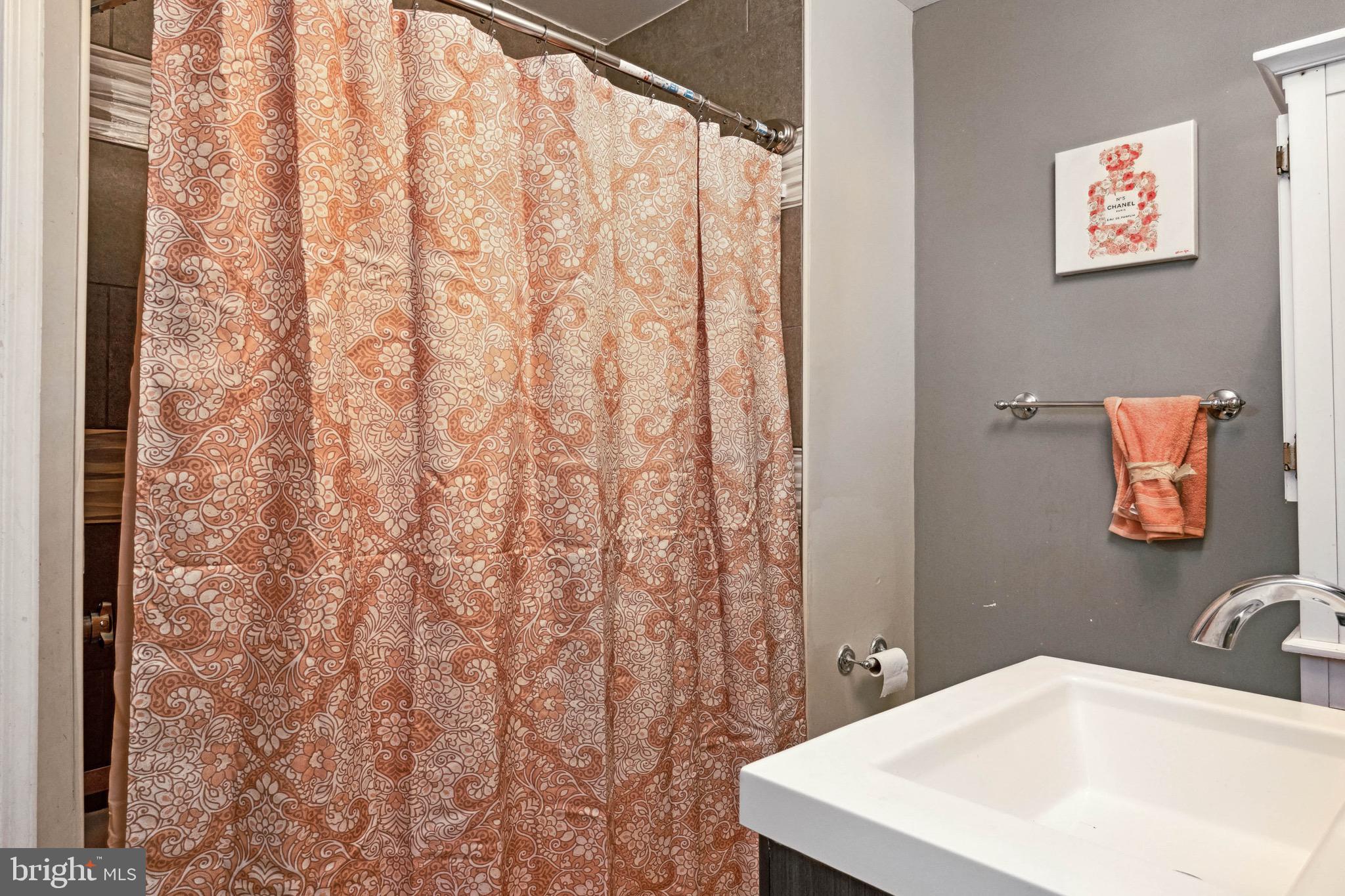 LONDON WOODS - Residential