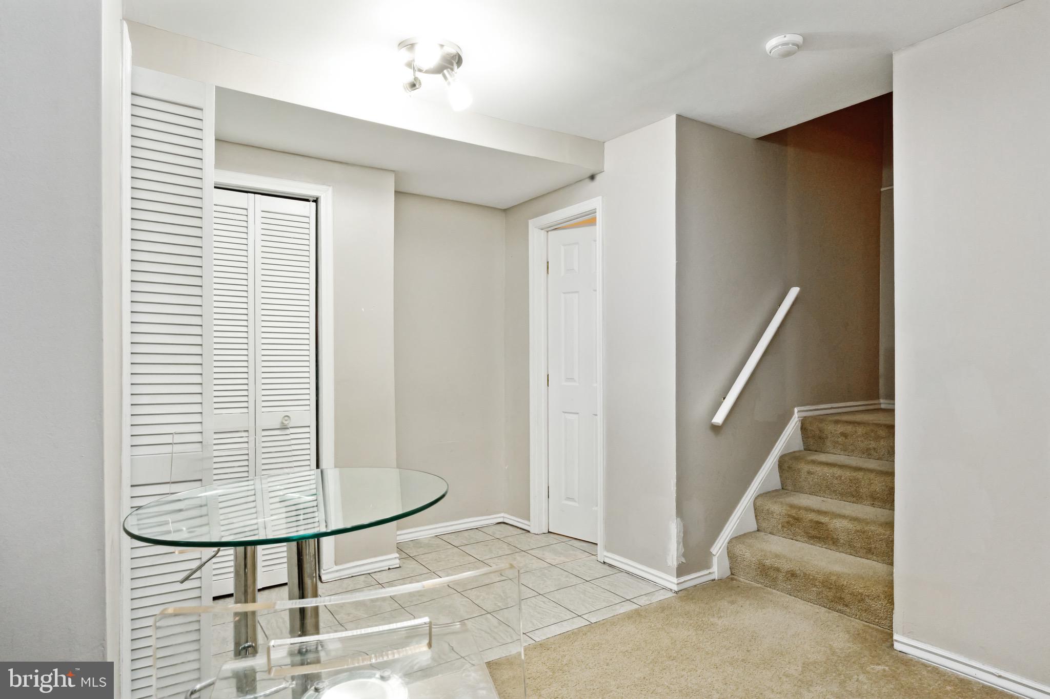 LONDON WOODS - Residential