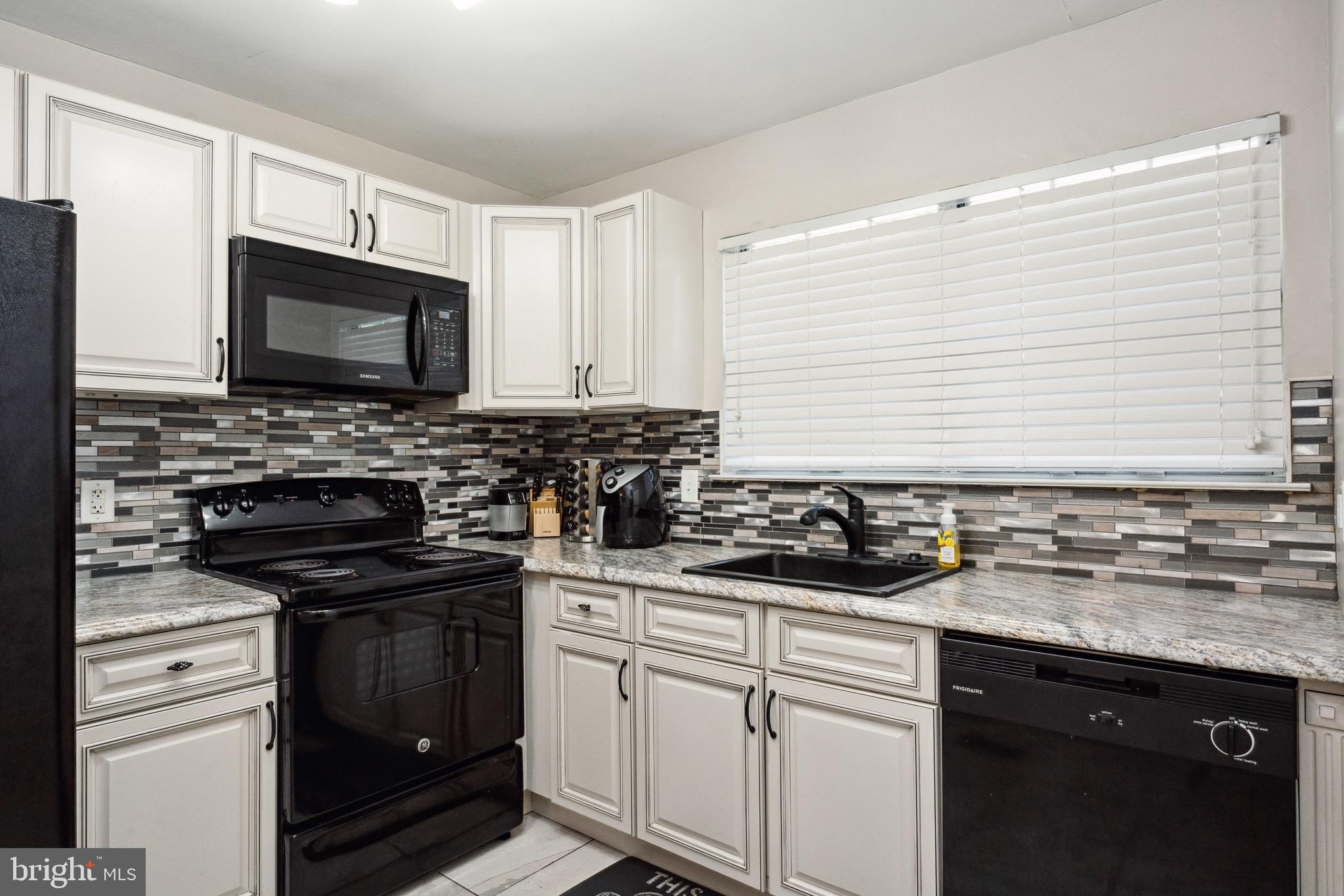 LONDON WOODS - Residential