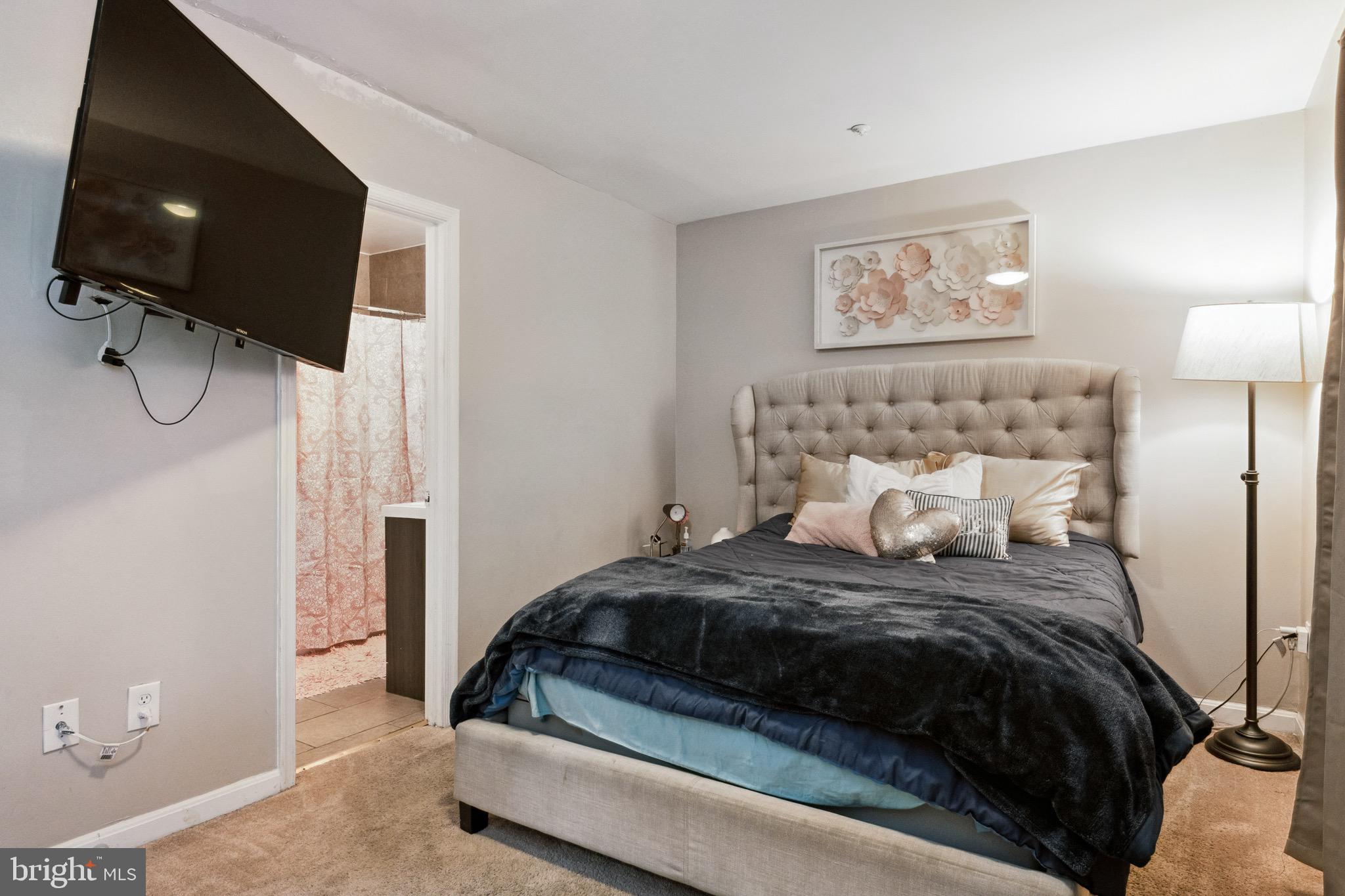 LONDON WOODS - Residential