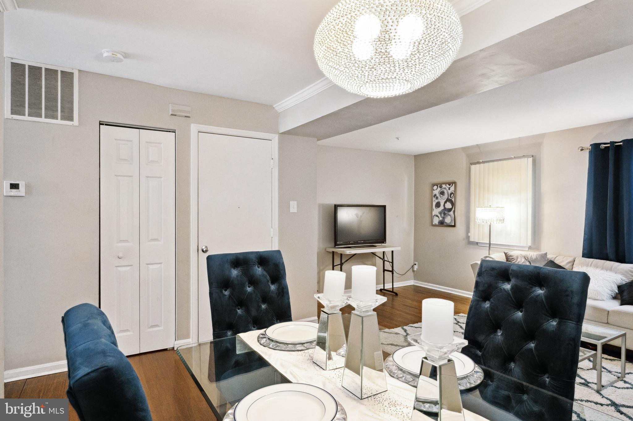 LONDON WOODS - Residential