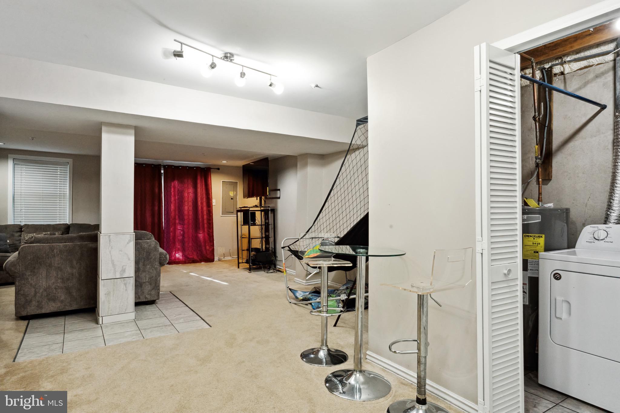 LONDON WOODS - Residential