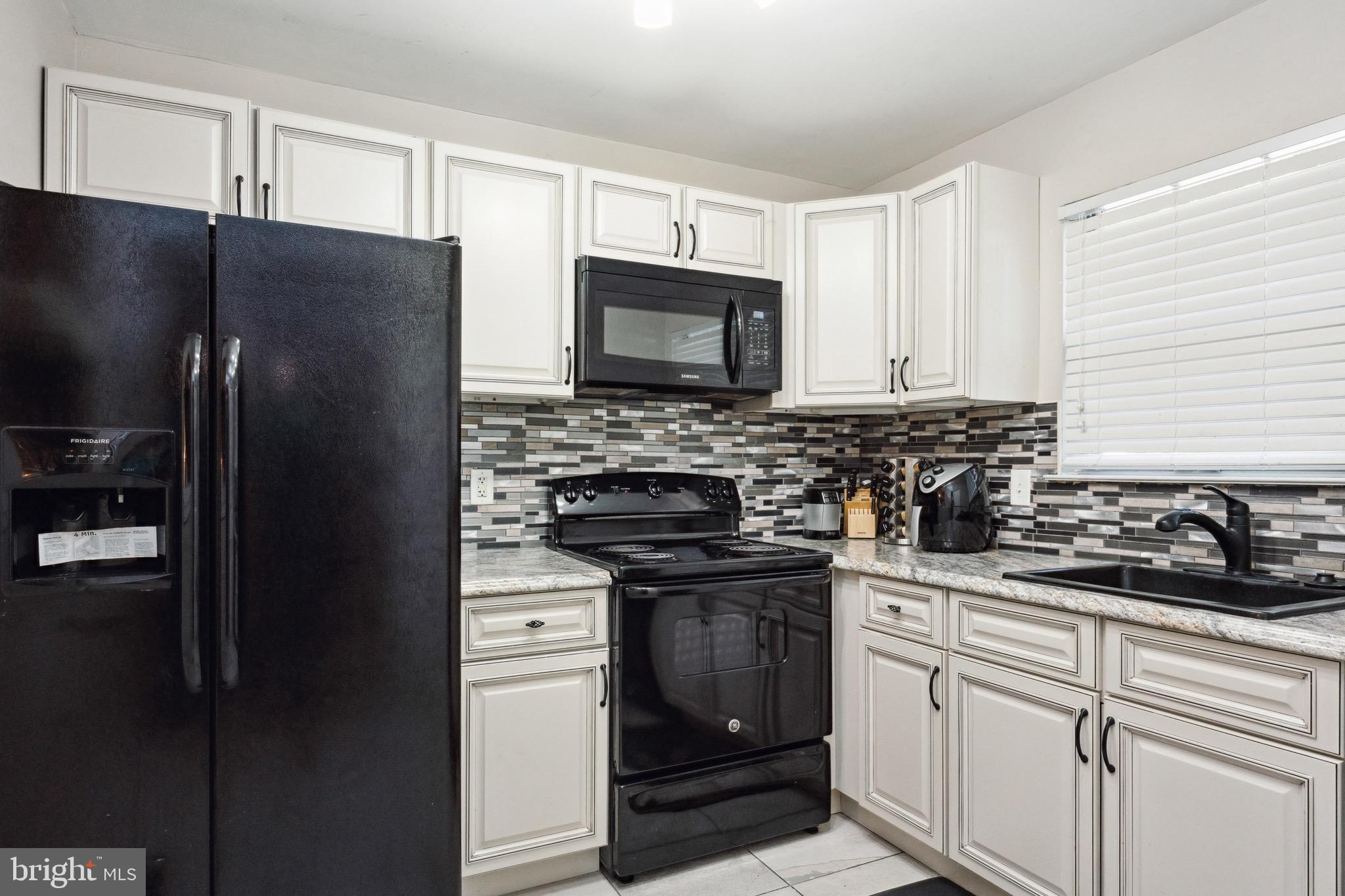 LONDON WOODS - Residential