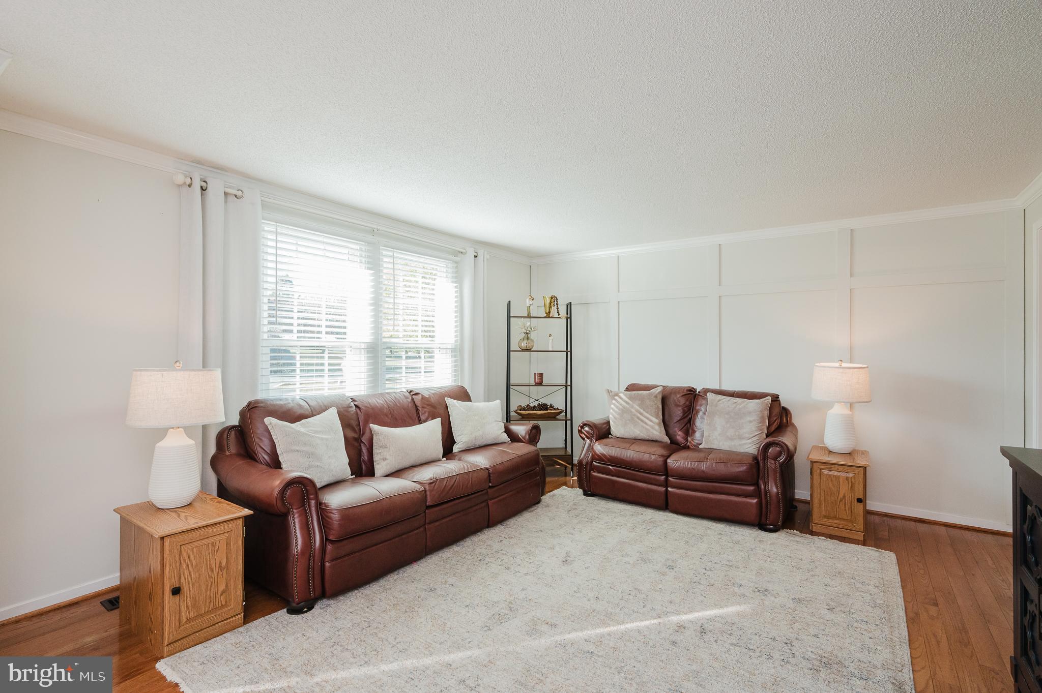 ROYAL EXCHANGE - Residential