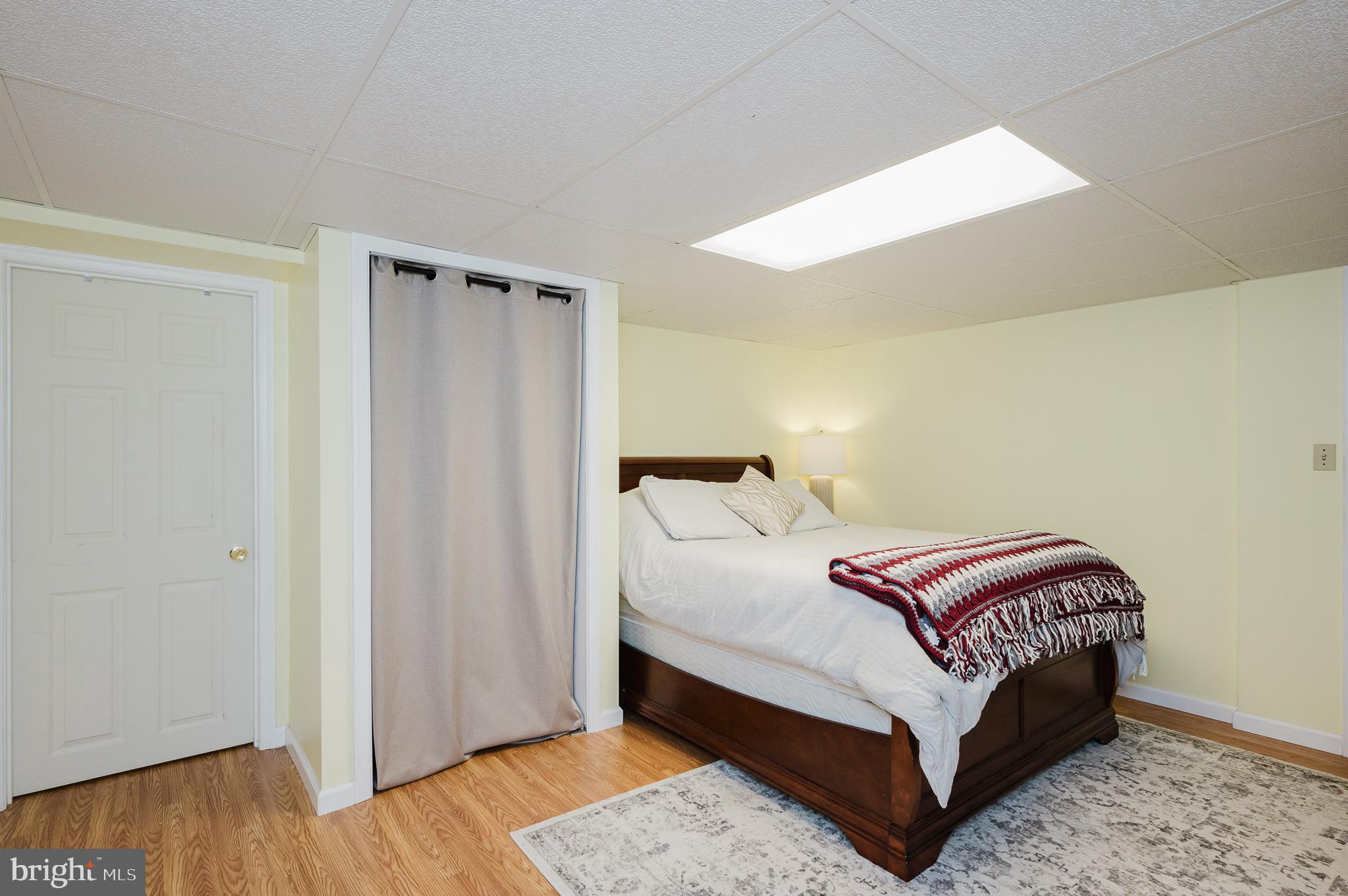 ROYAL EXCHANGE - Residential