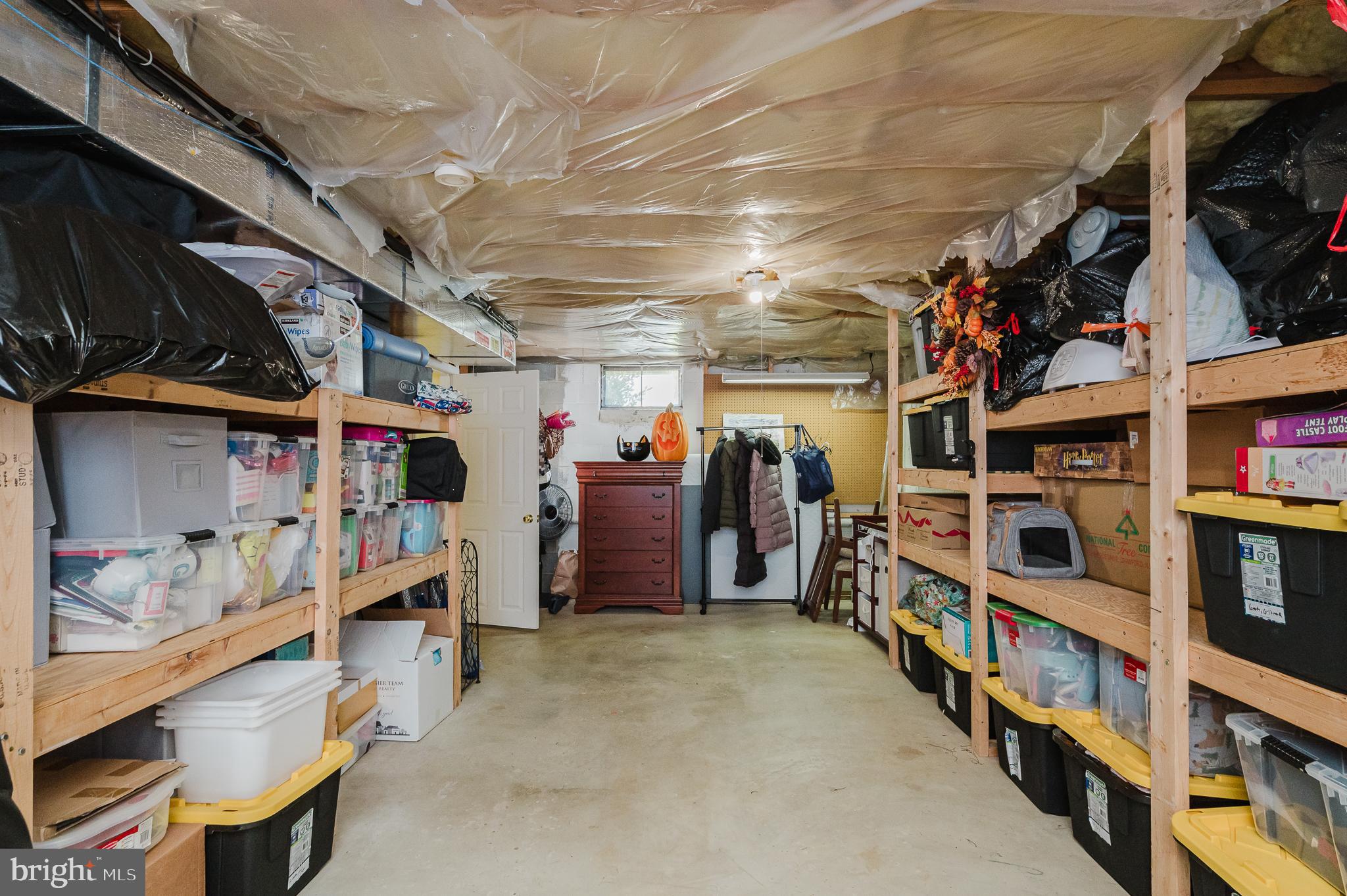 ROYAL EXCHANGE - Residential