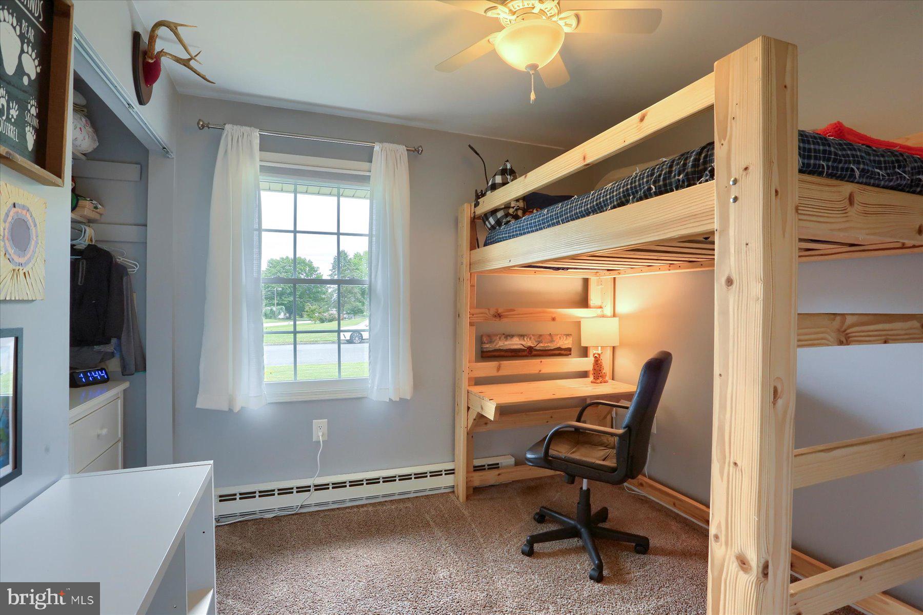 COUNTRY ESTATES - Residential