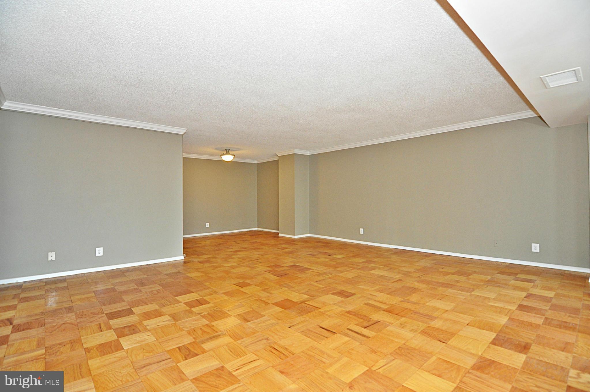 VIRGINIA SQUARE - Residential Lease