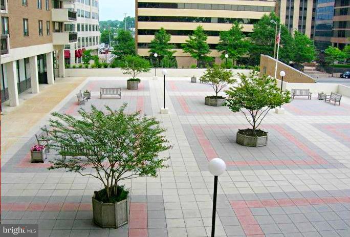 VIRGINIA SQUARE - Residential Lease