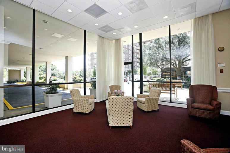 VIRGINIA SQUARE - Residential Lease