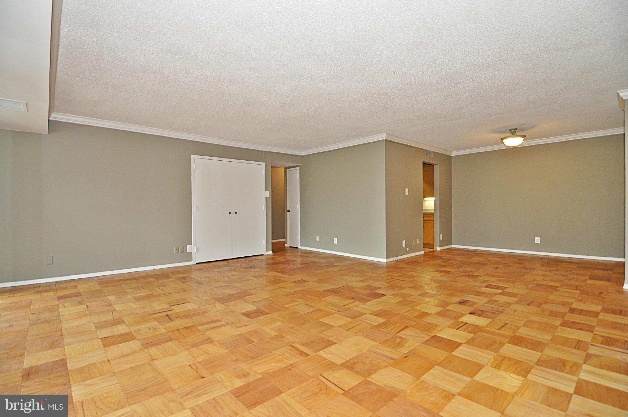 VIRGINIA SQUARE - Residential Lease