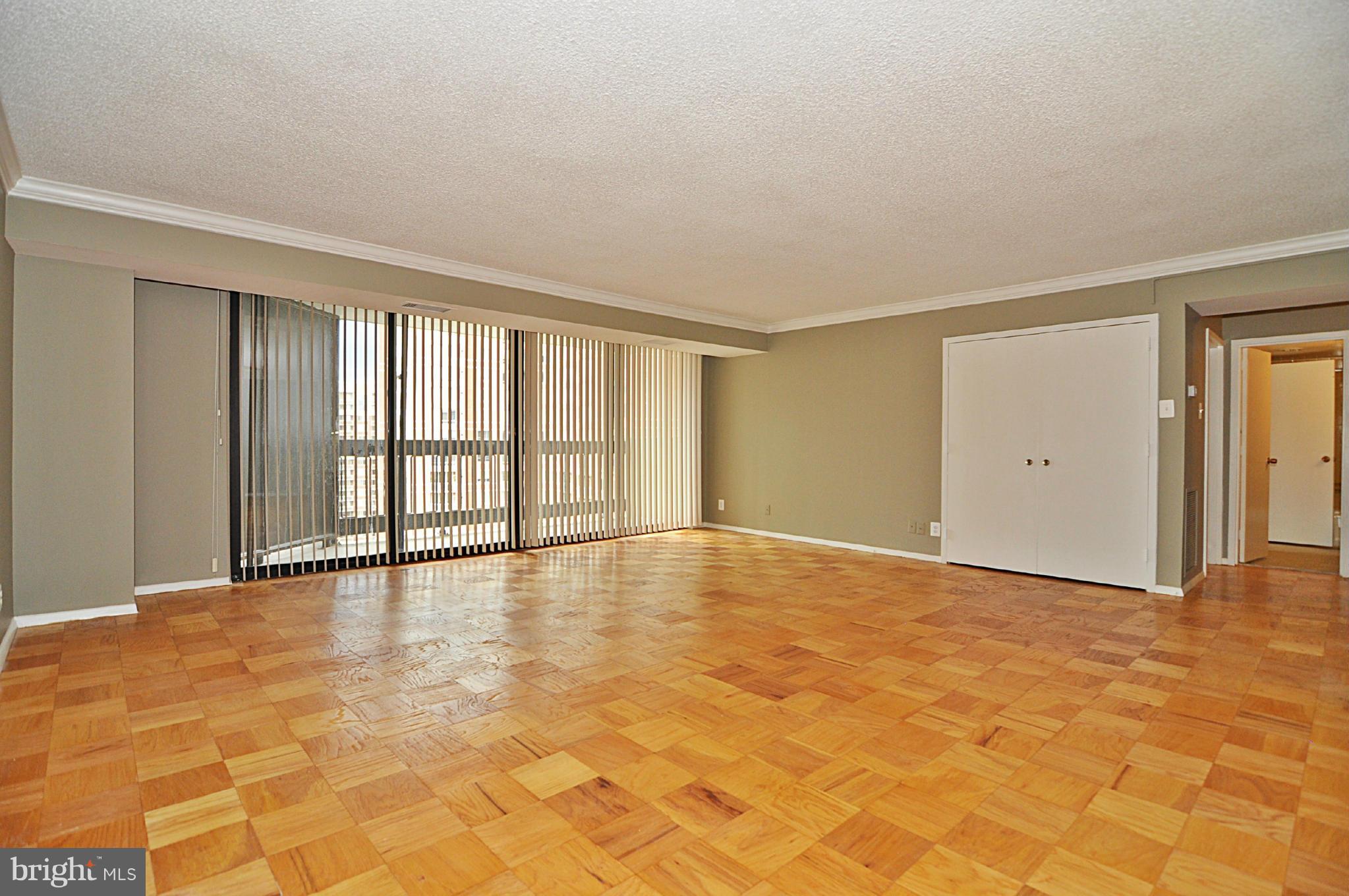 VIRGINIA SQUARE - Residential Lease