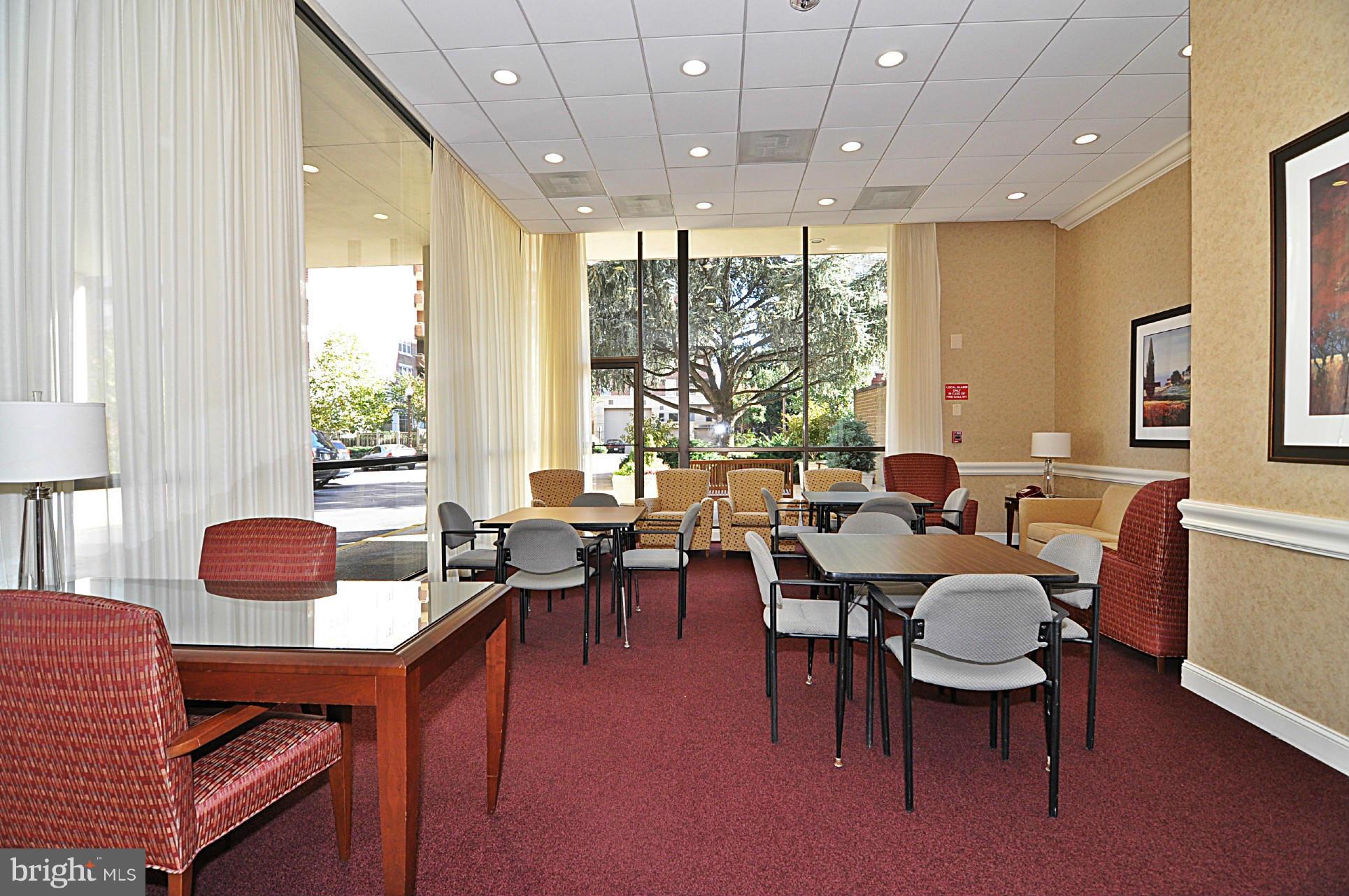 VIRGINIA SQUARE - Residential Lease