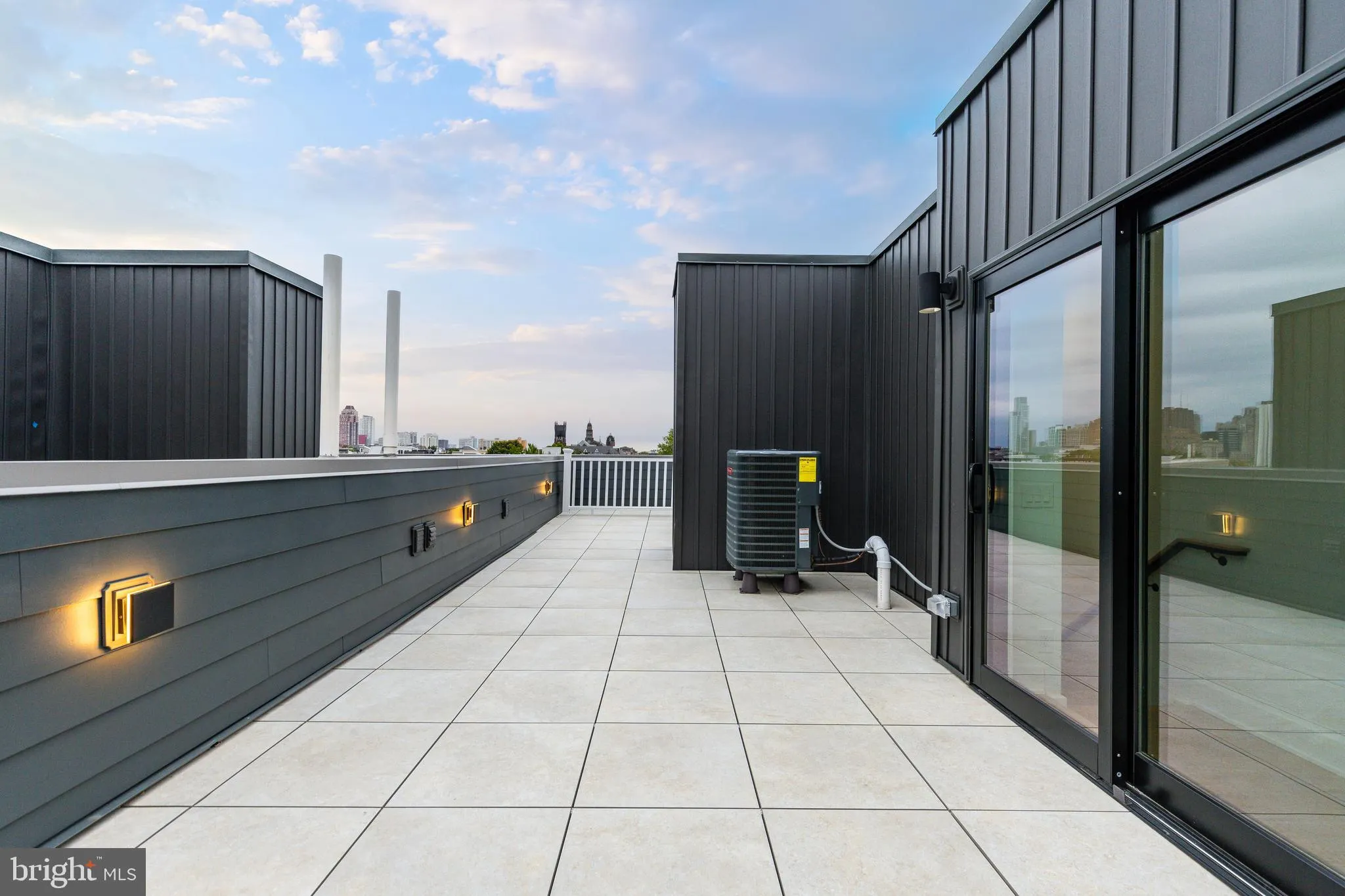 Philadelphia, Pennsylvania 19146, United States, 4 Bedrooms Bedrooms, ,4 BathroomsBathrooms,Residential,Active,38801