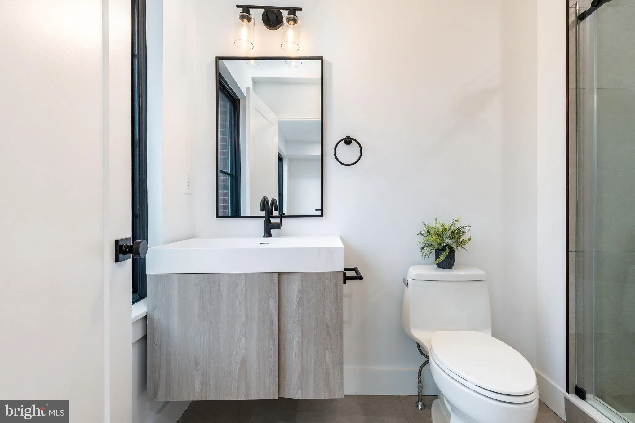 Philadelphia, Pennsylvania 19146, United States, 4 Bedrooms Bedrooms, ,4 BathroomsBathrooms,Residential,Active,38801