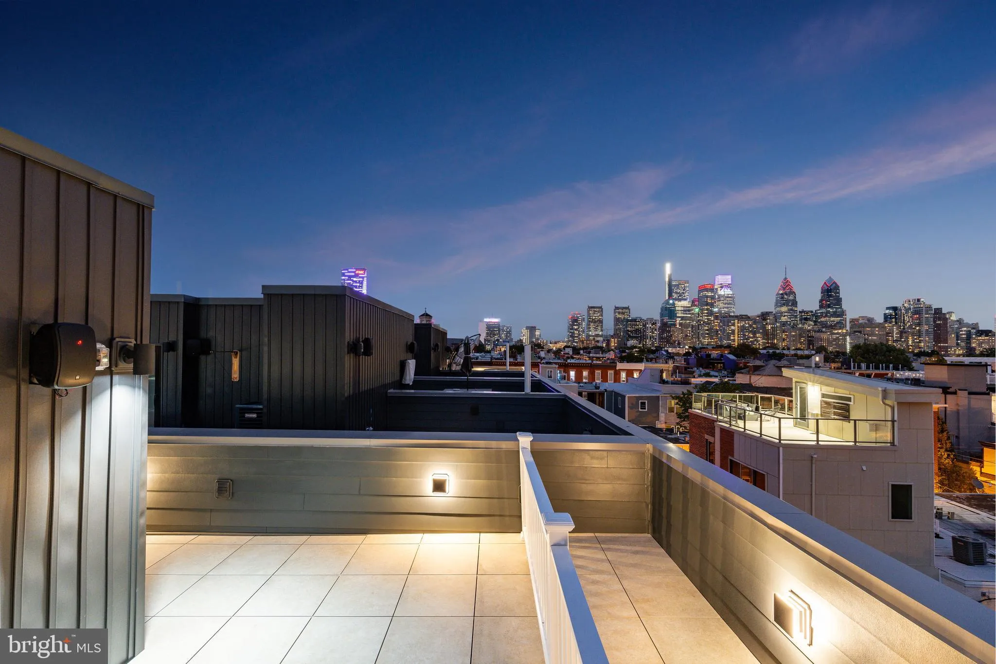 Philadelphia, Pennsylvania 19146, United States, 4 Bedrooms Bedrooms, ,4 BathroomsBathrooms,Residential,Active,38801