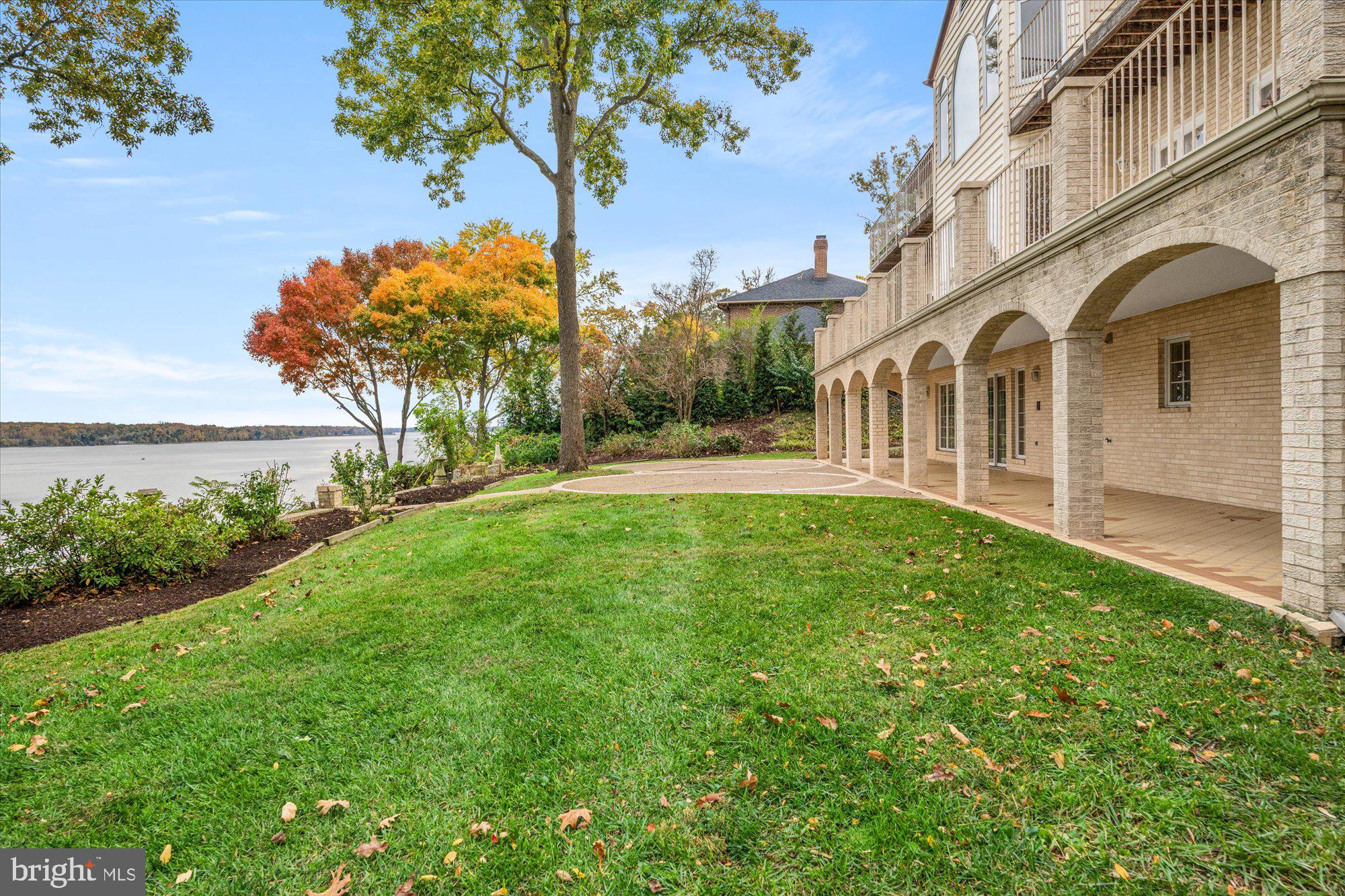 BELLE RIVE - Residential