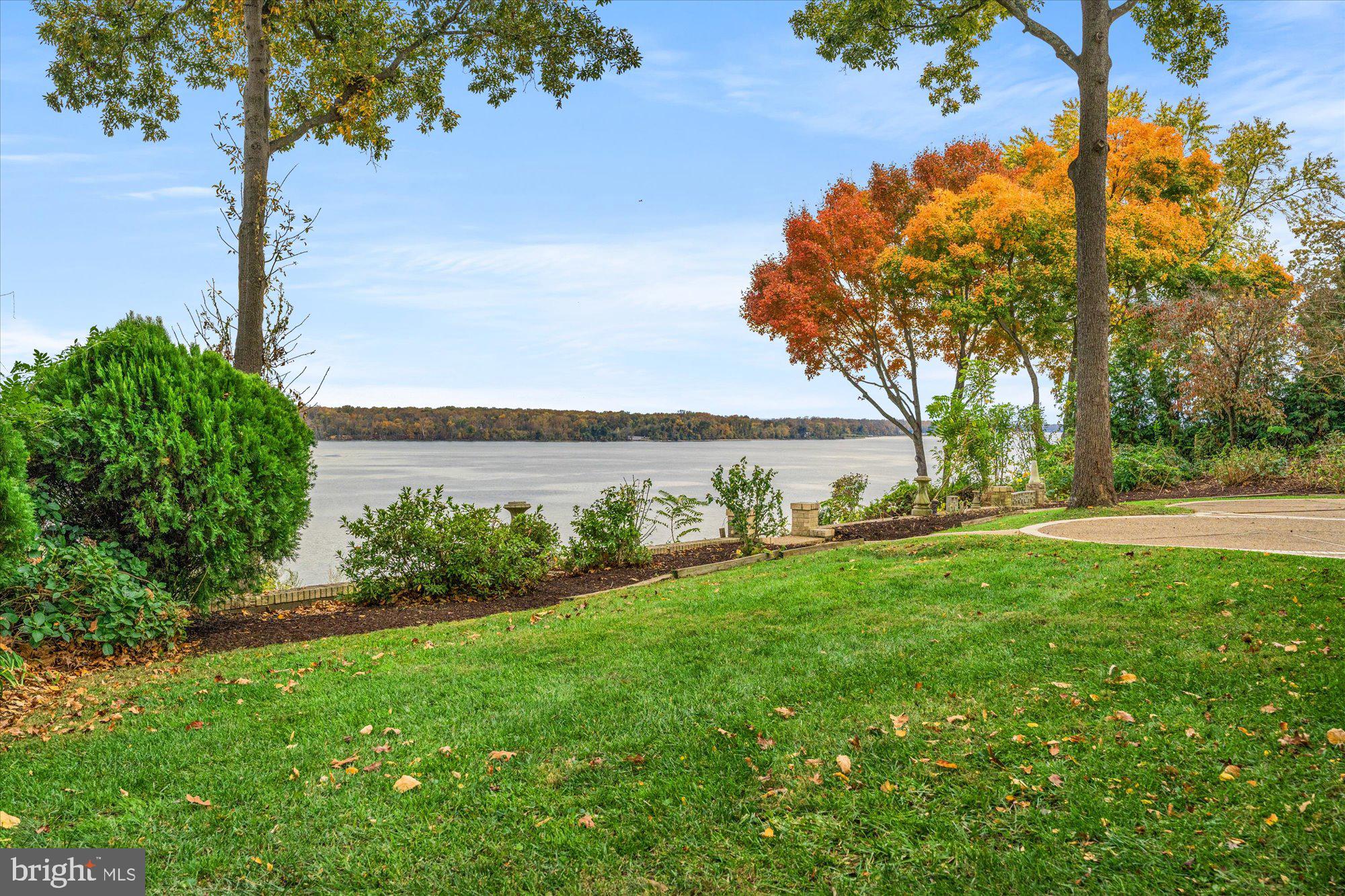 BELLE RIVE - Residential