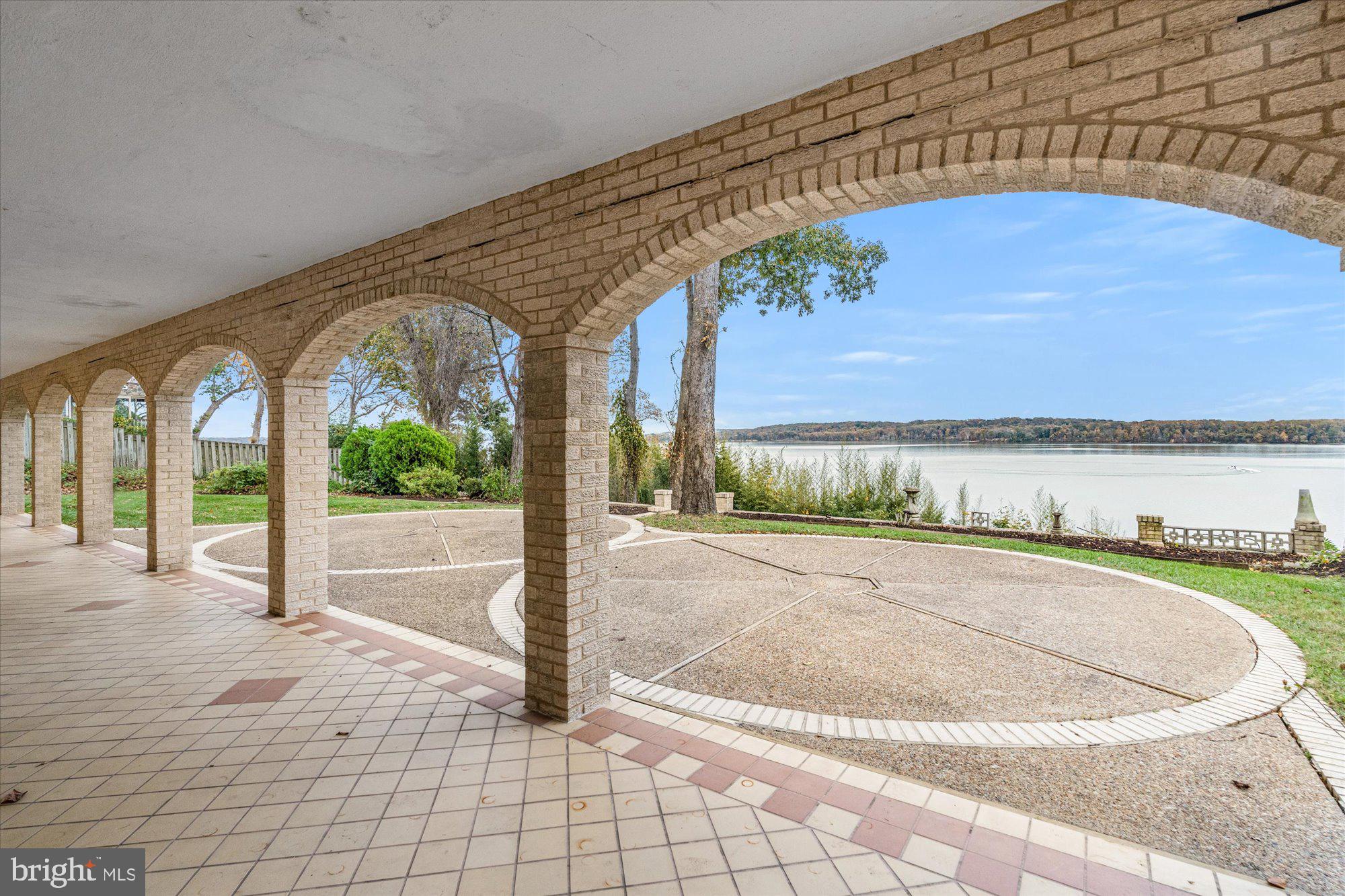 BELLE RIVE - Residential