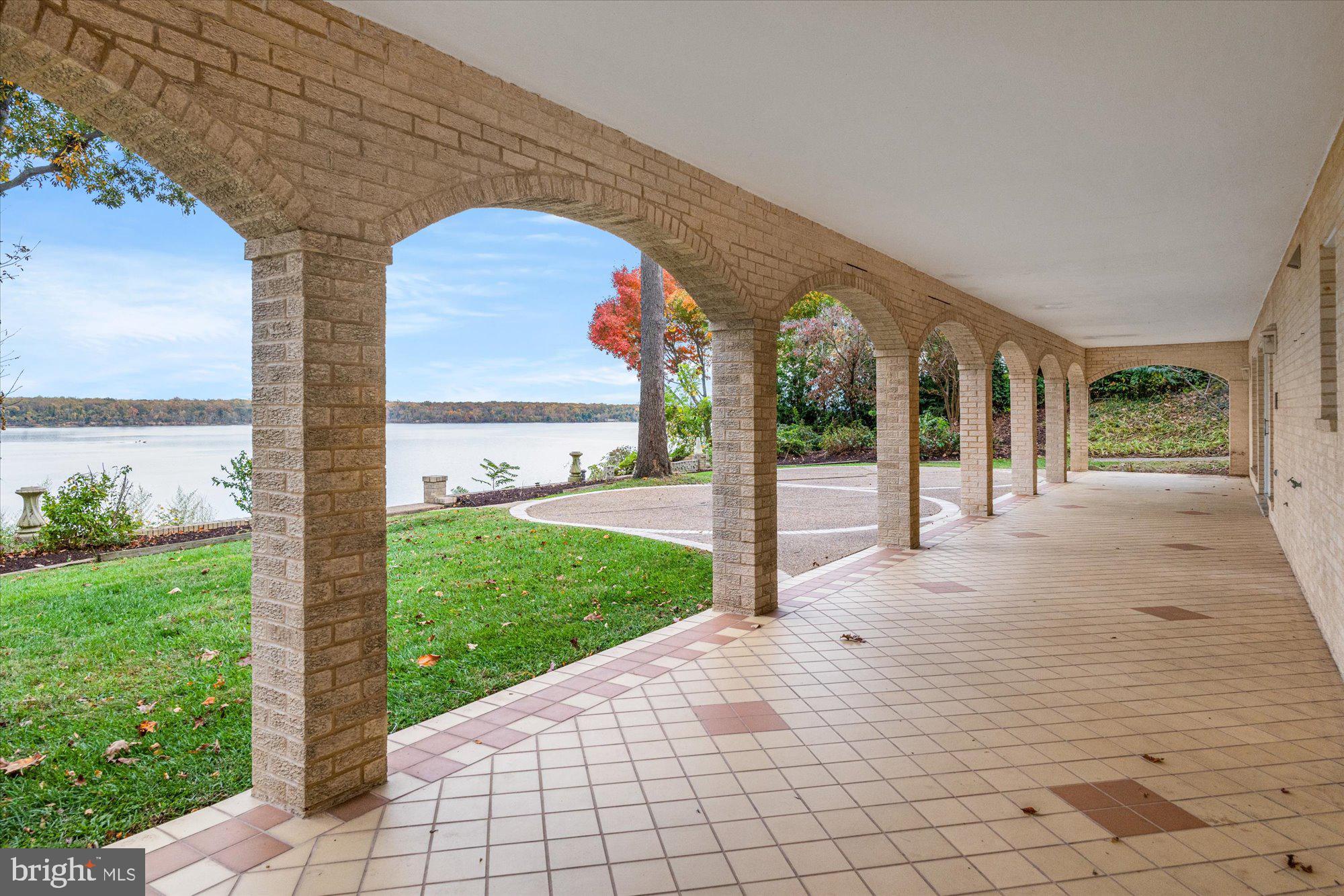 BELLE RIVE - Residential