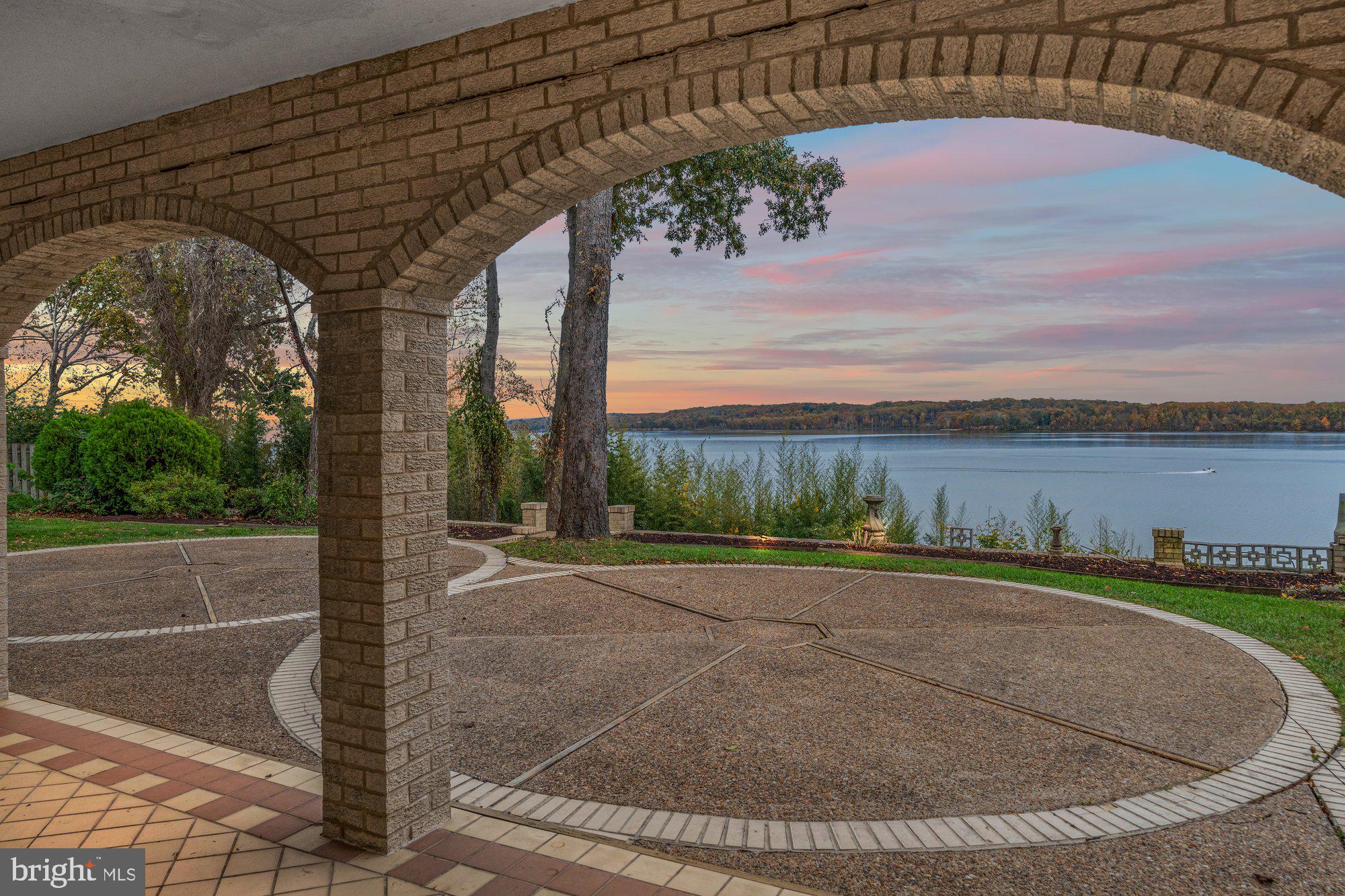 BELLE RIVE - Residential