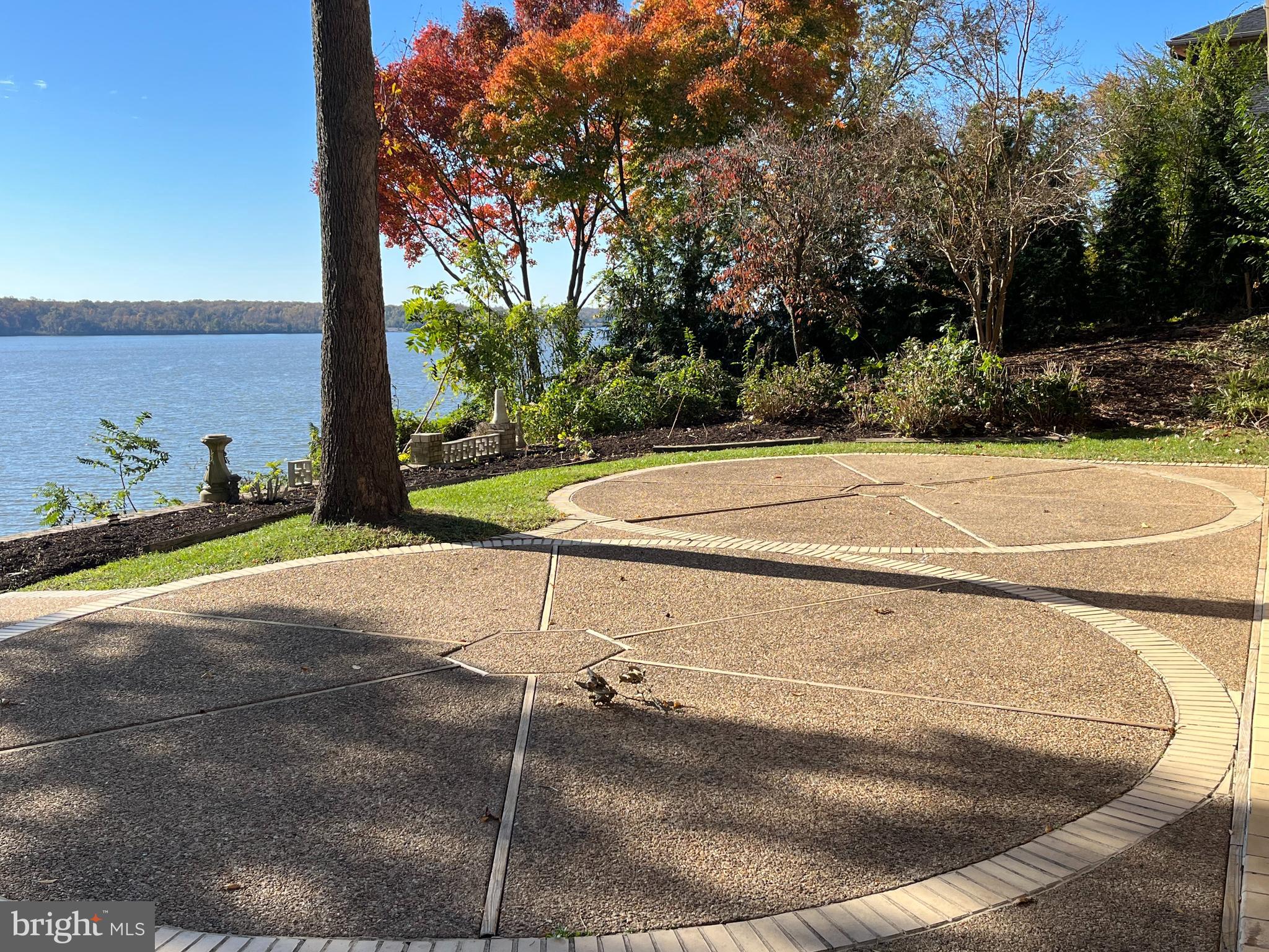 BELLE RIVE - Residential