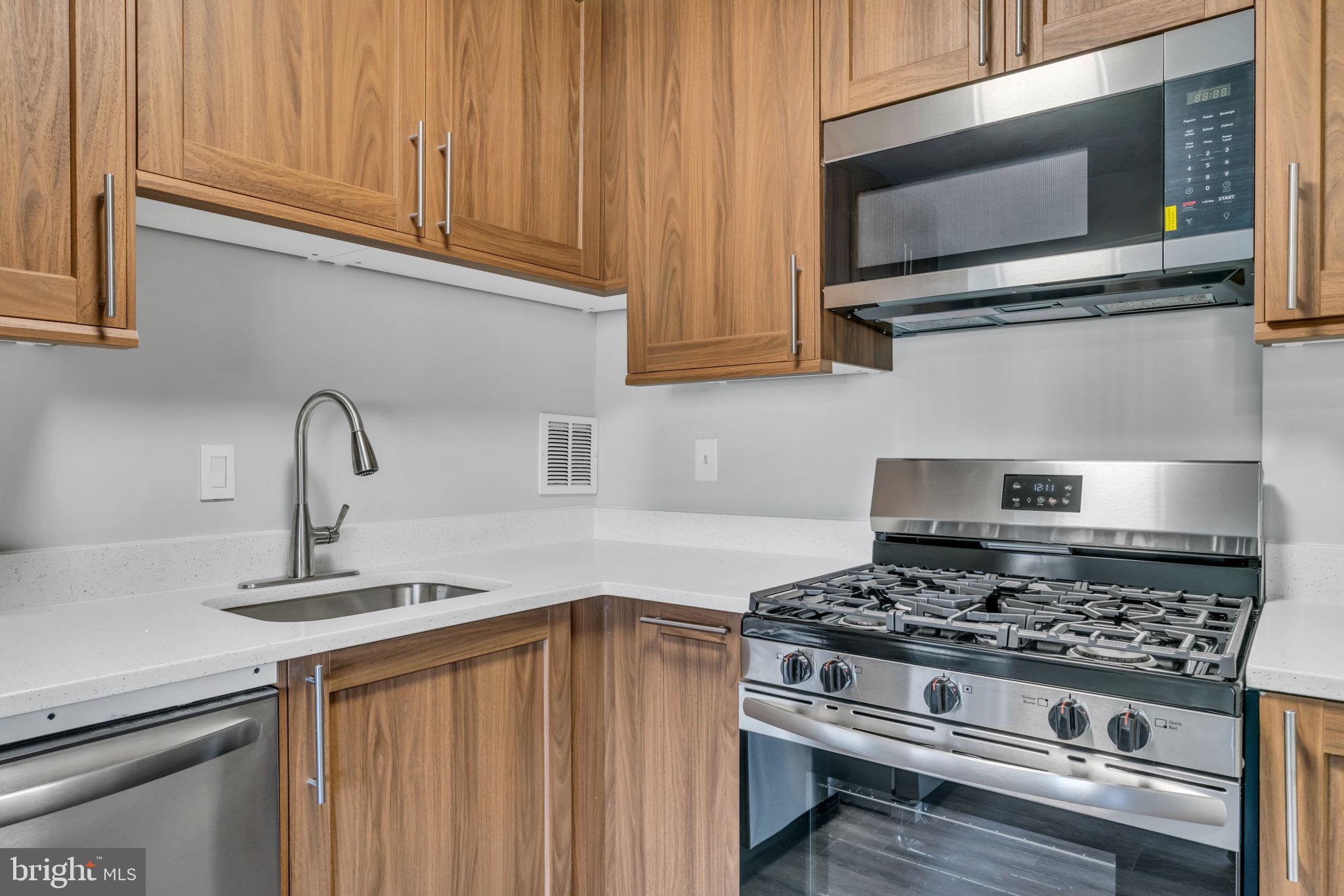 LAFAYETTE PARK CONDOMINIUM - Residential