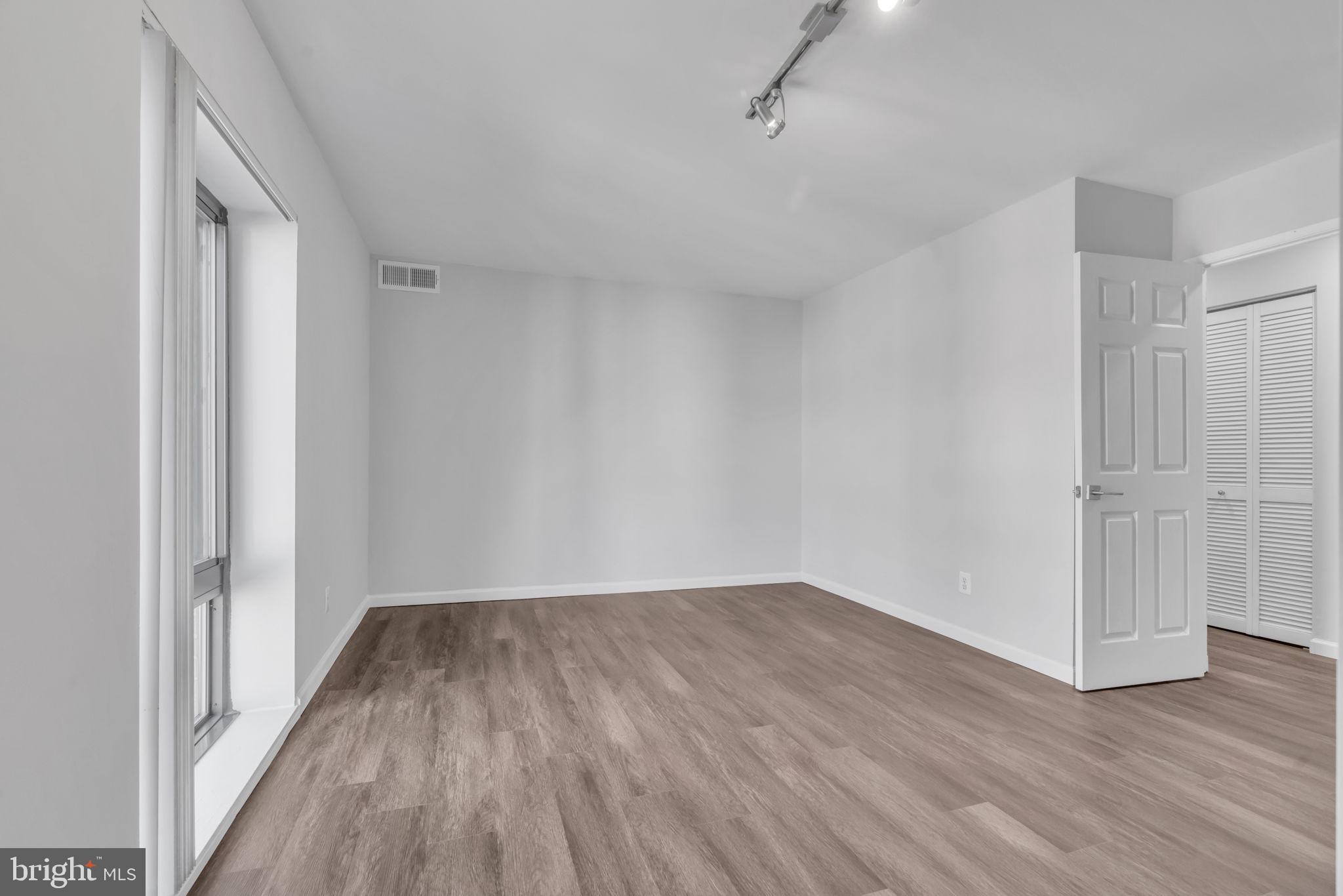 LAFAYETTE PARK CONDOMINIUM - Residential